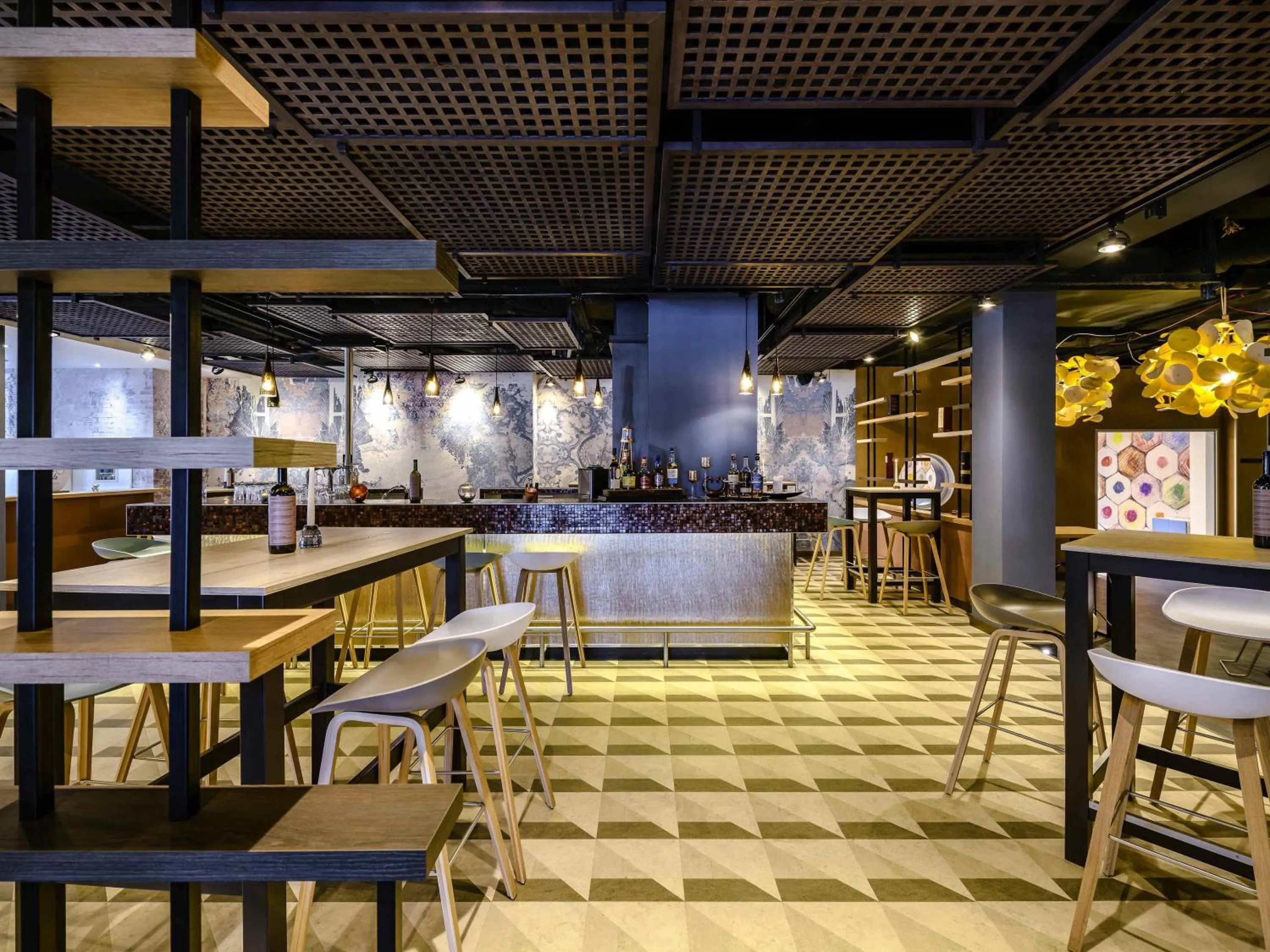 Lounge or bar in Ibis Styles Regensburg