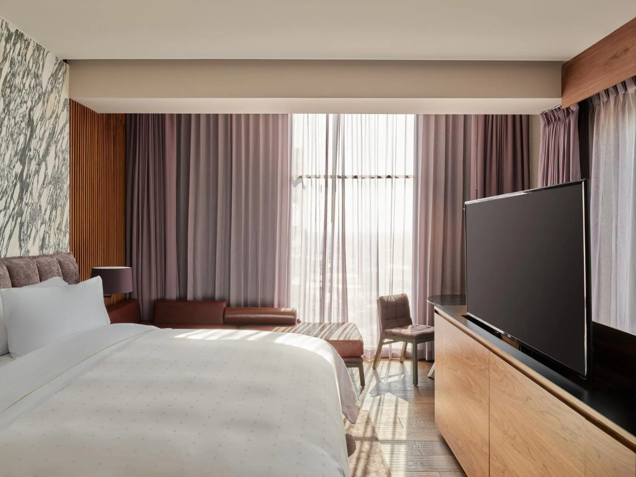 Photo of the whole room, Bed in Fiesta Americana Viaducto Aeropuerto