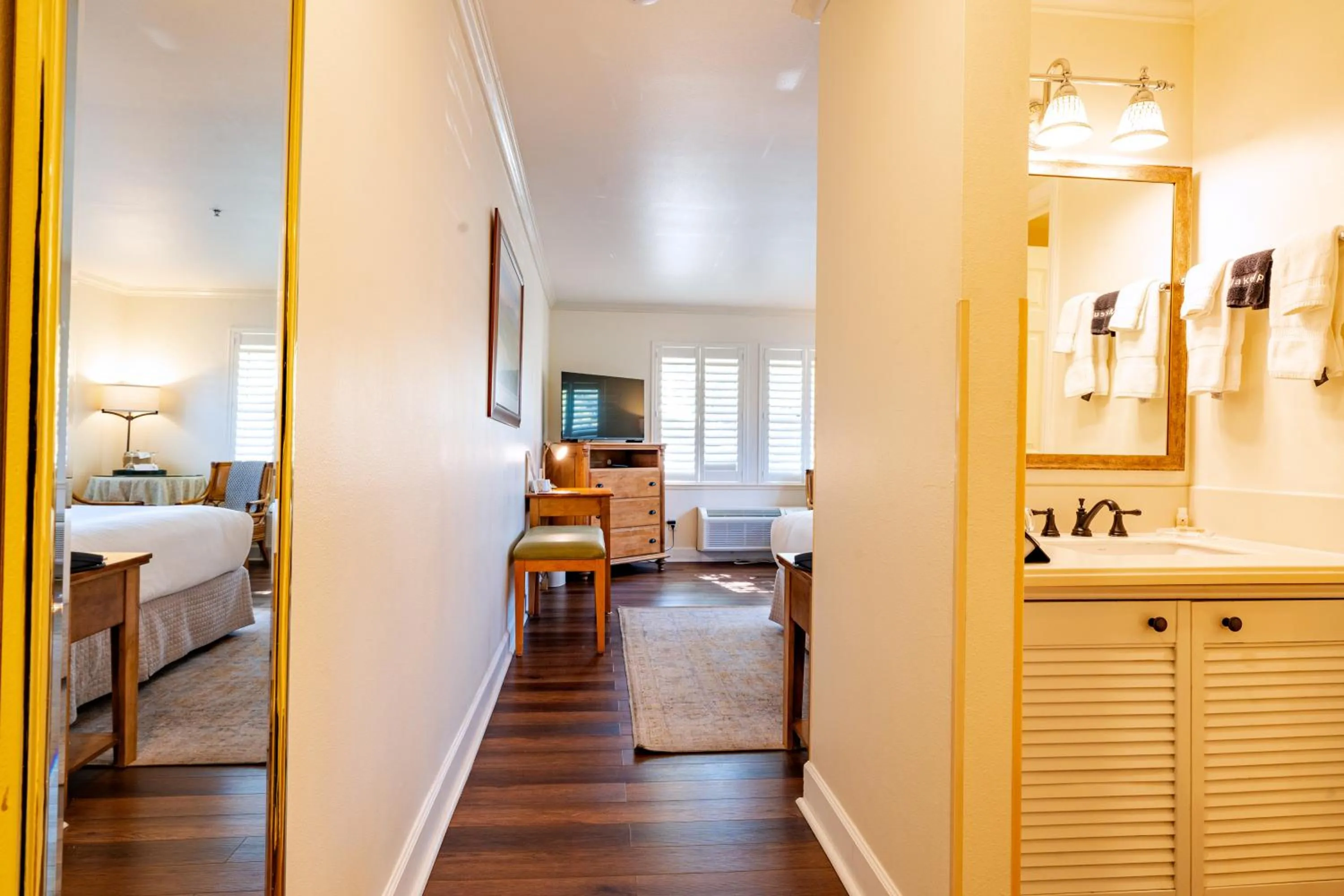 Bedroom in Elm House Inn