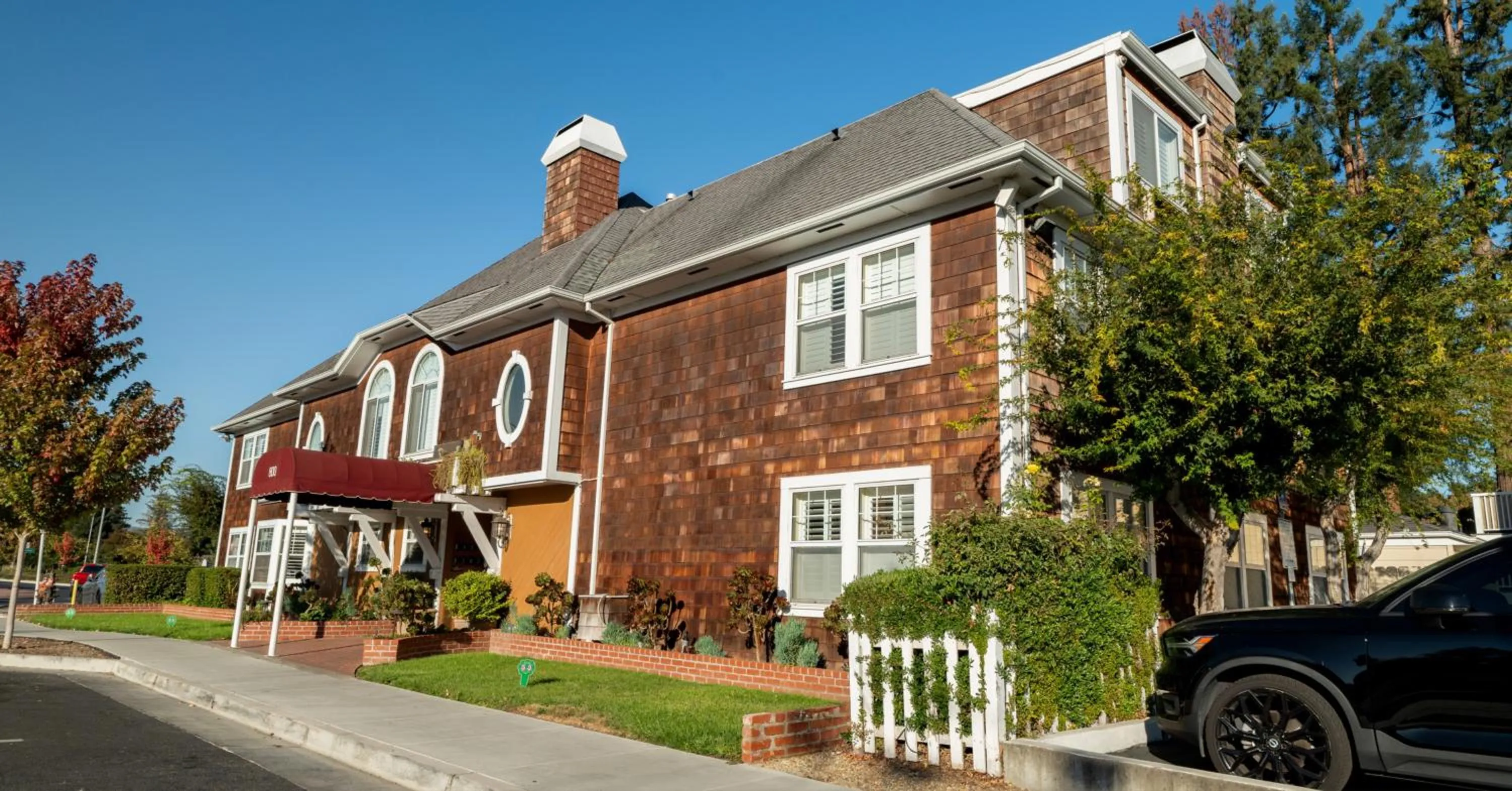 Property building in Elm House Inn