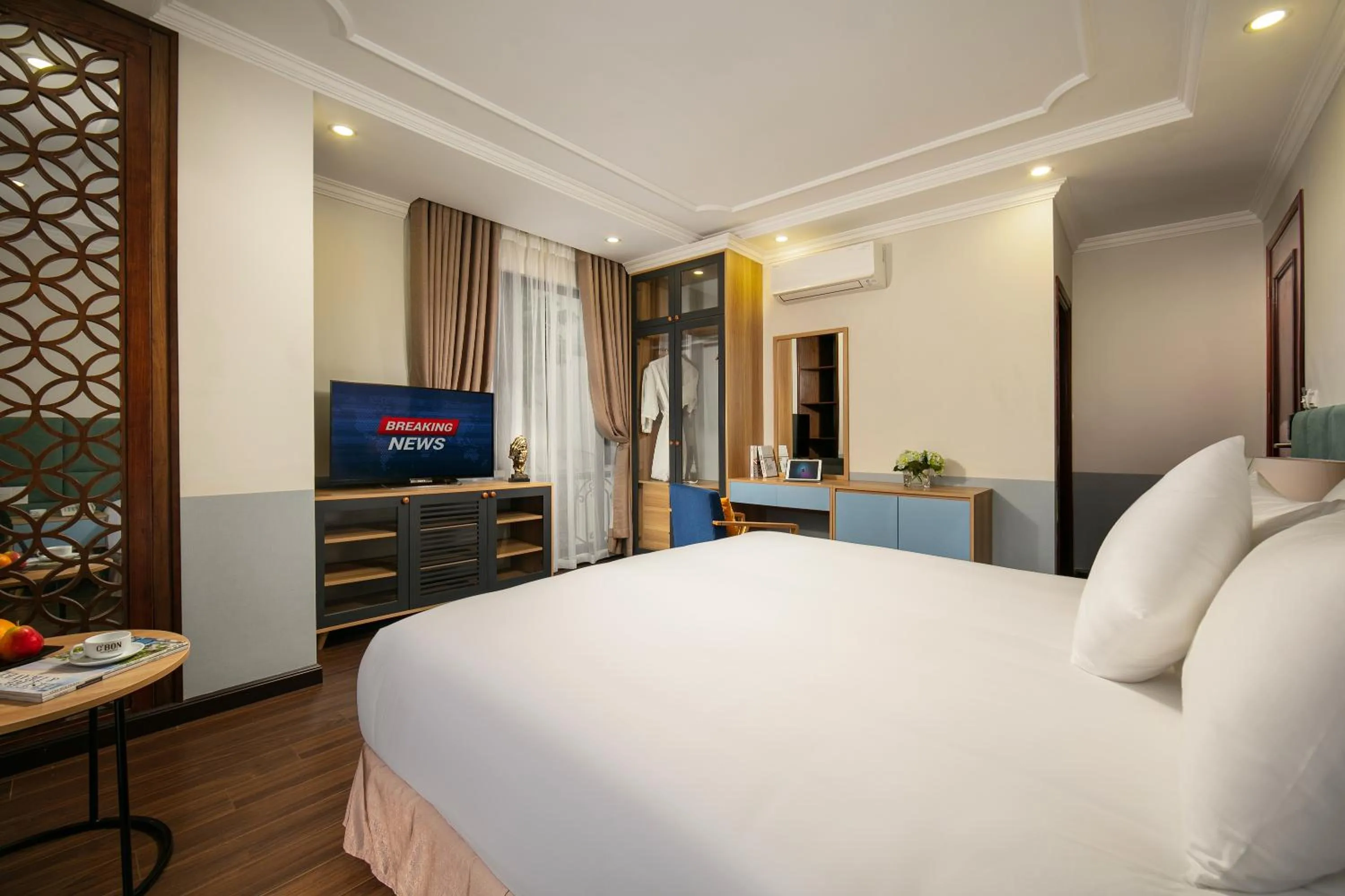 Photo of the whole room, Bed in C'Bon Hotel Do Quang