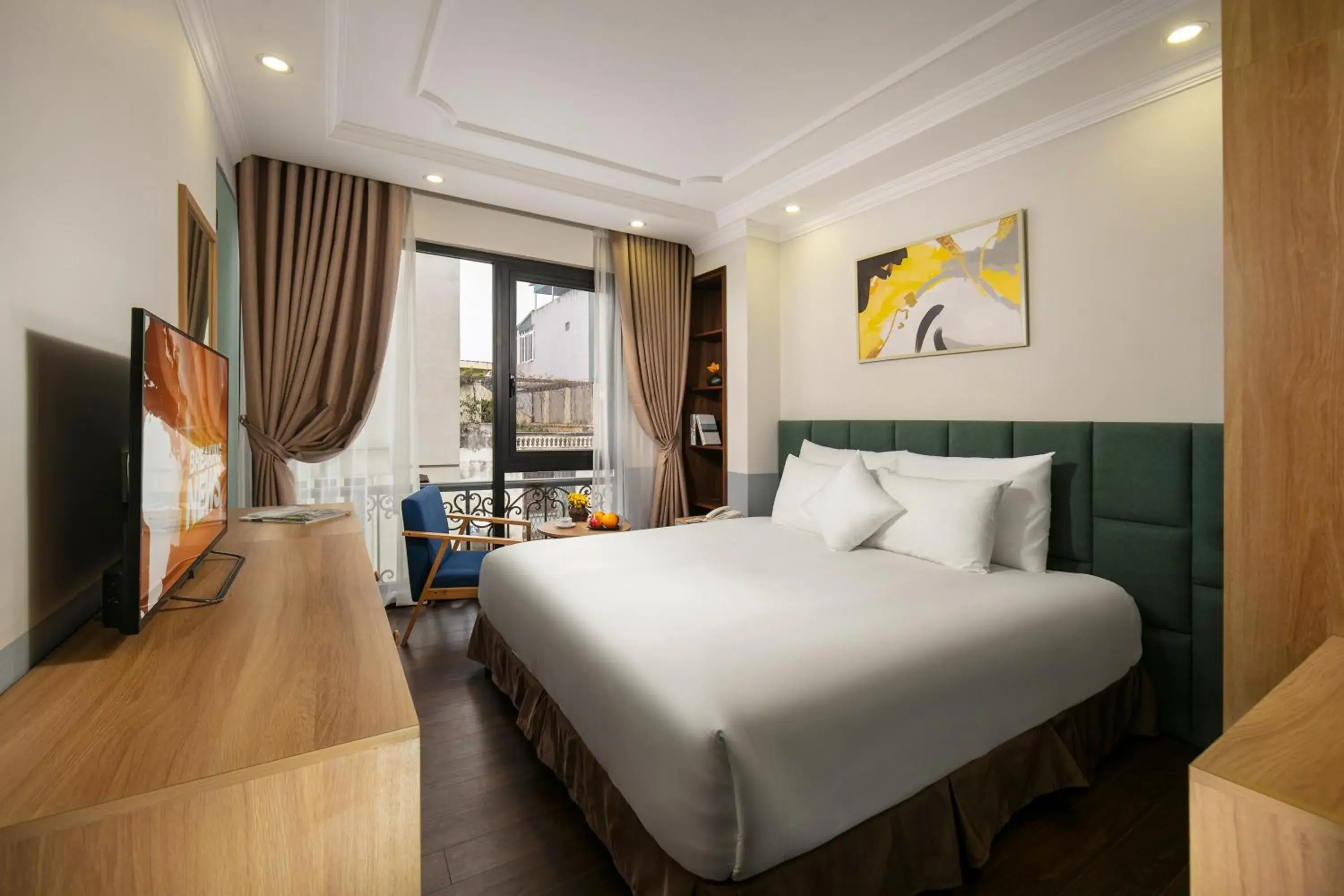 Standard Double Room in C'Bon Hotel Do Quang Standard Double Room in C'Bon Hotel Do Quang