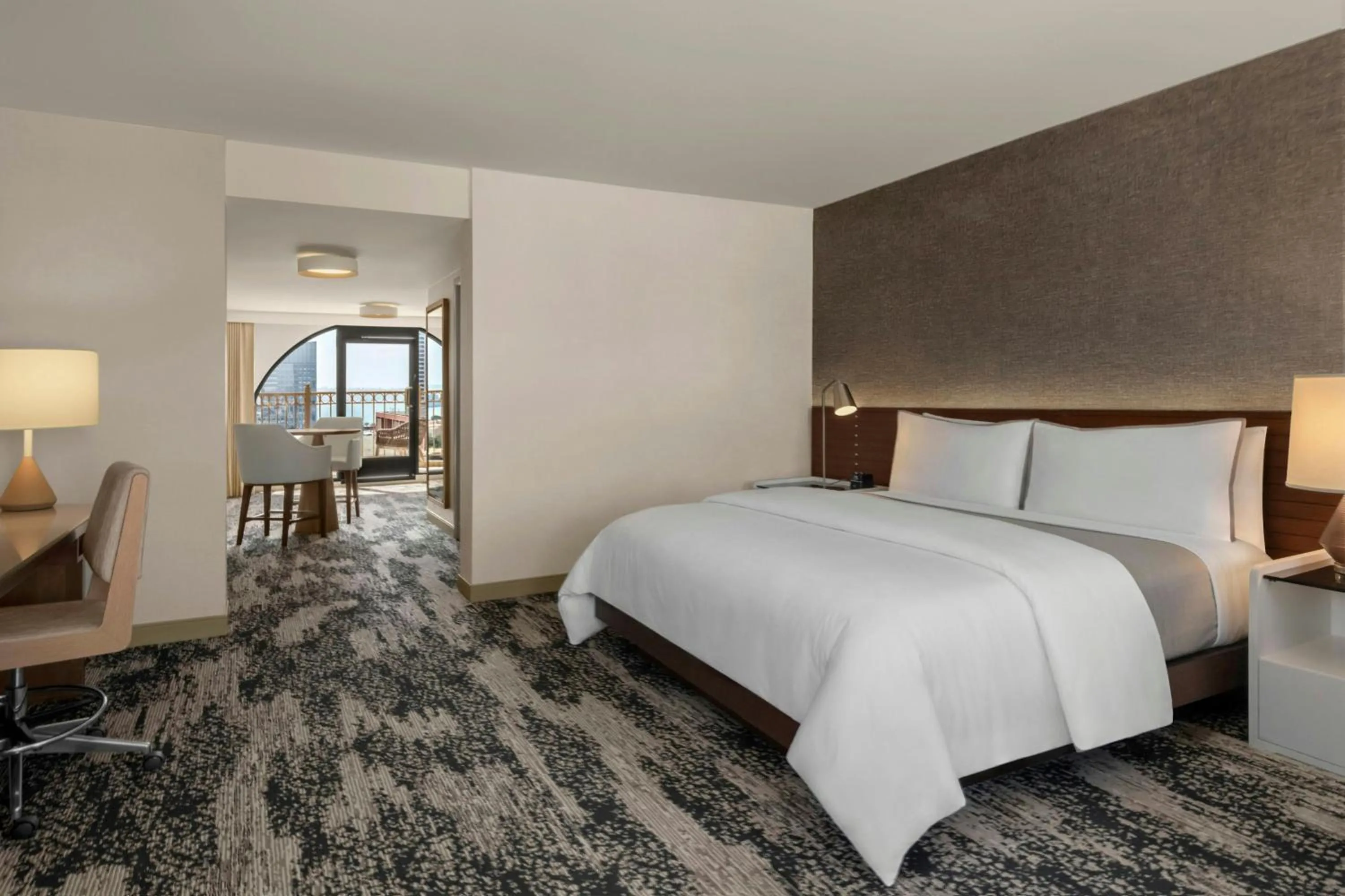 Photo of the whole room, Bed in The Westin San Diego Gaslamp Quarter