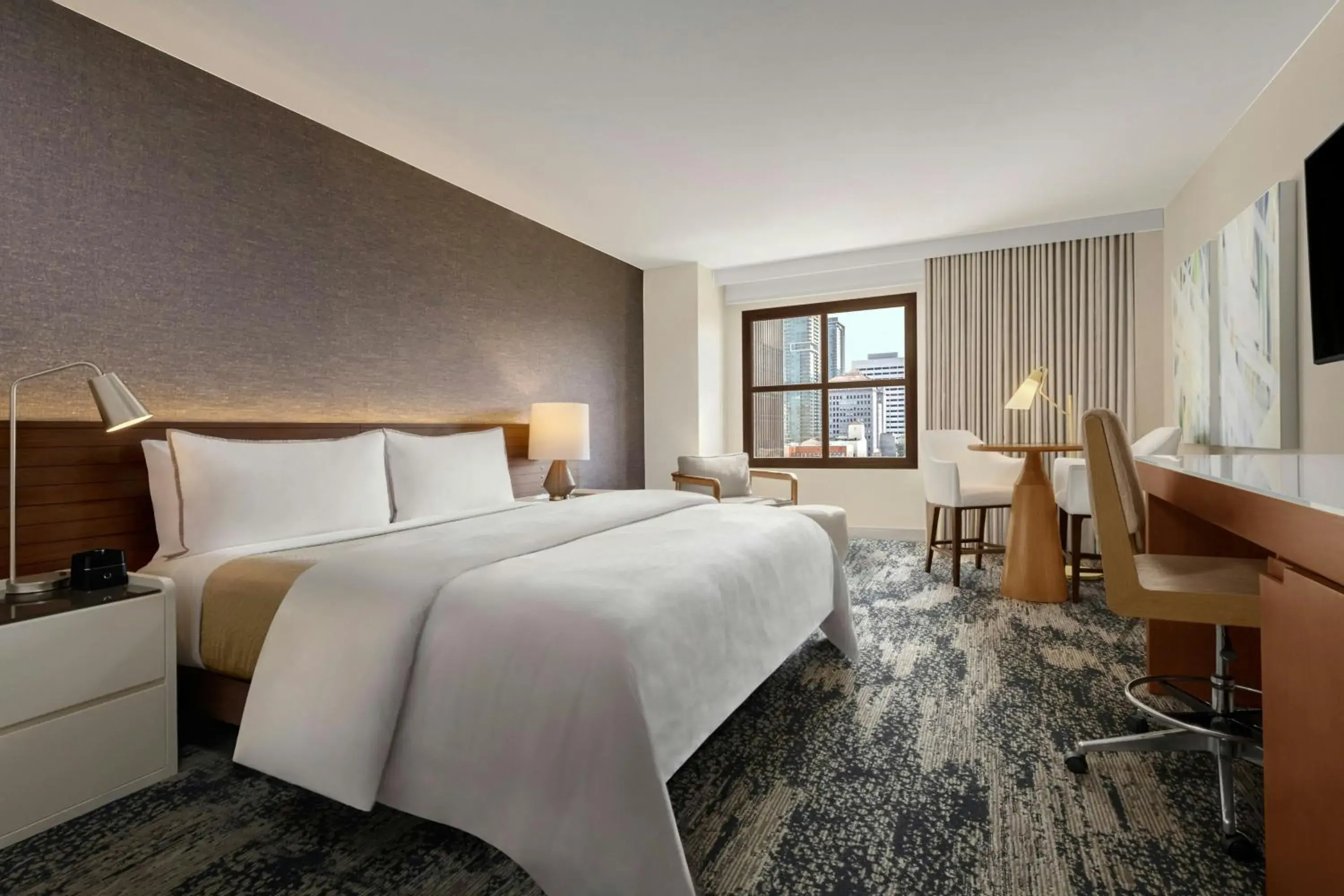 Deluxe, Guest room, 1 King, City view in The Westin San Diego Gaslamp Quarter Deluxe, Guest room, 1 King, City view in The Westin San Diego Gaslamp Quarter