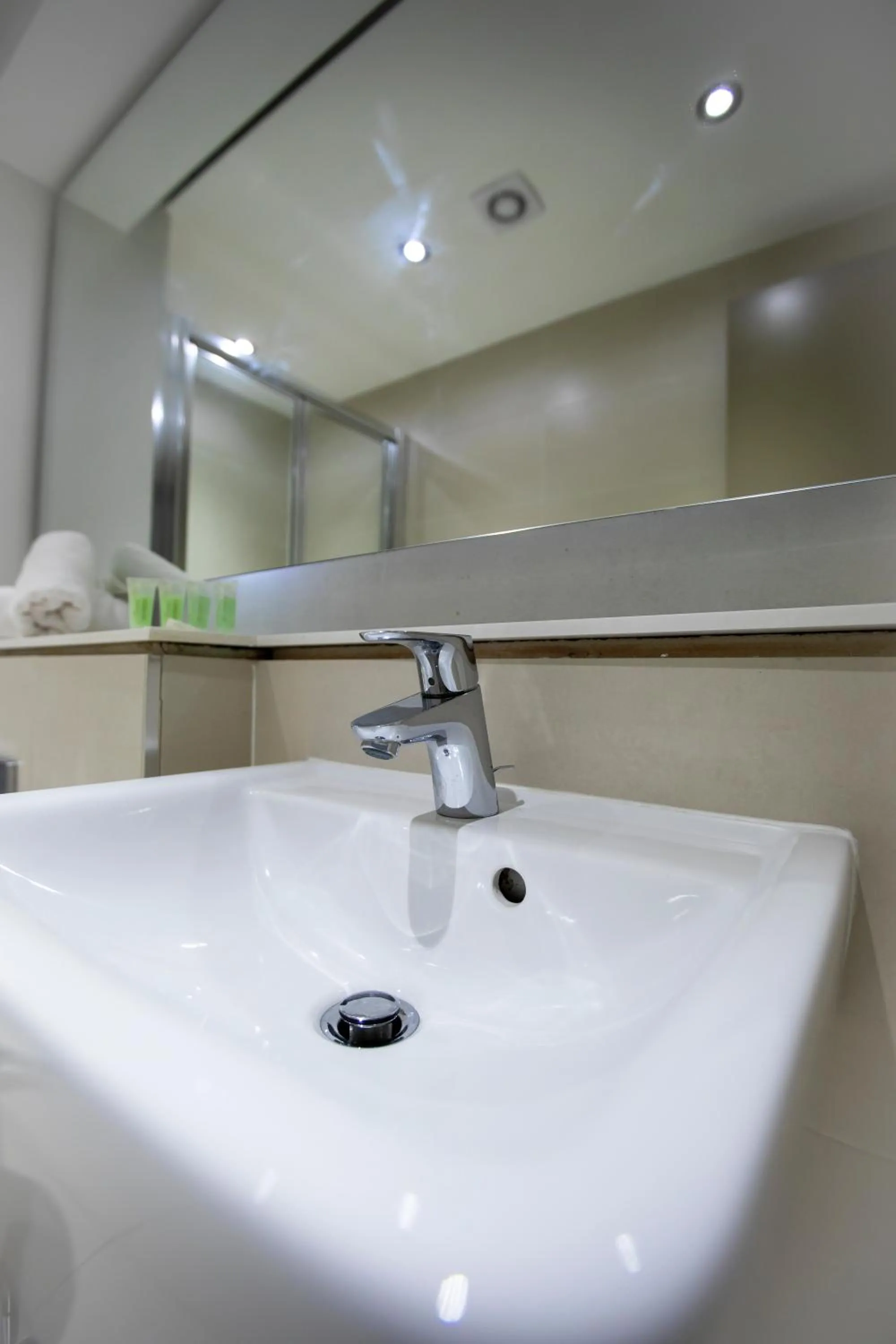 Bathroom in Arch Hotel