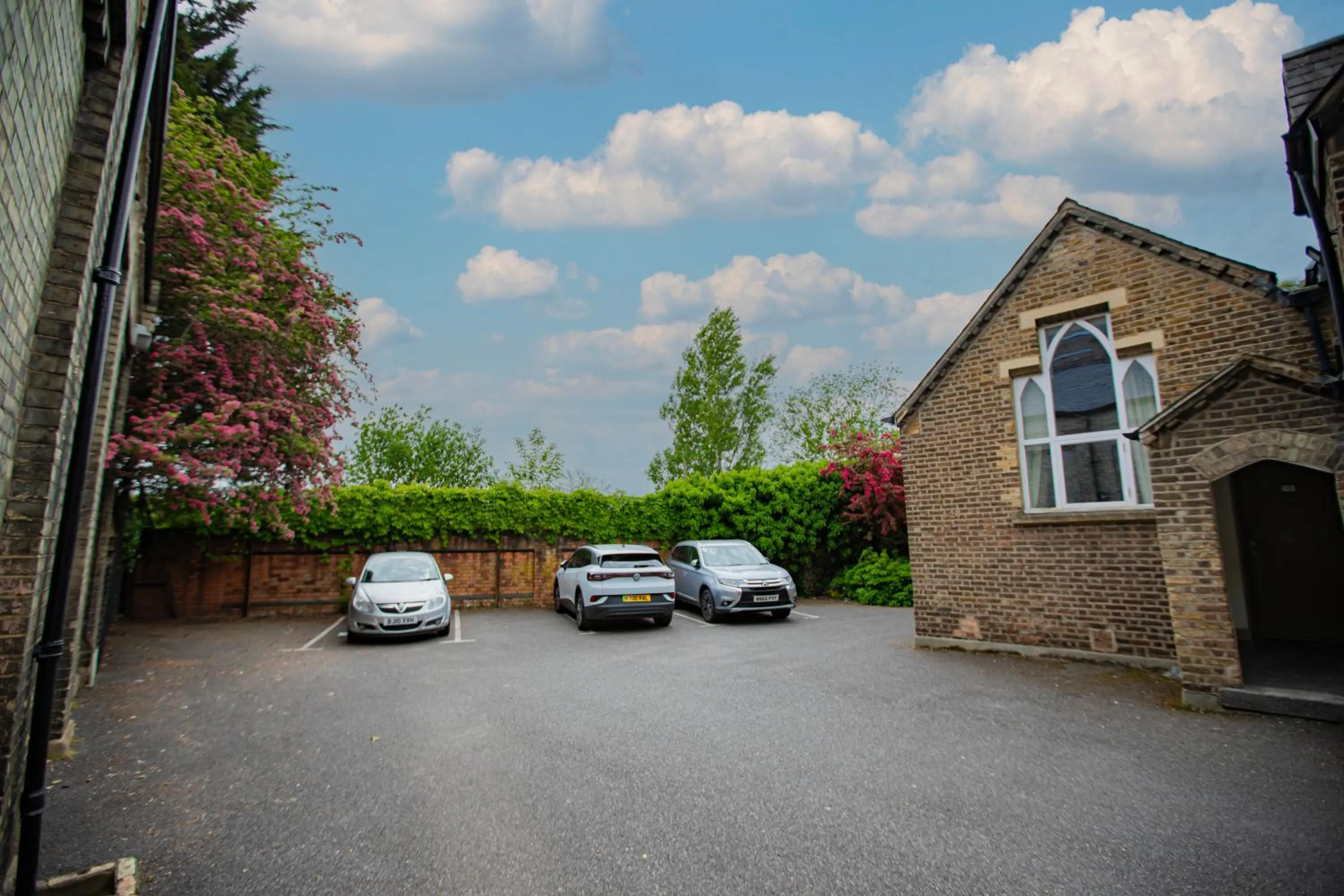 Parking in Arch Hotel