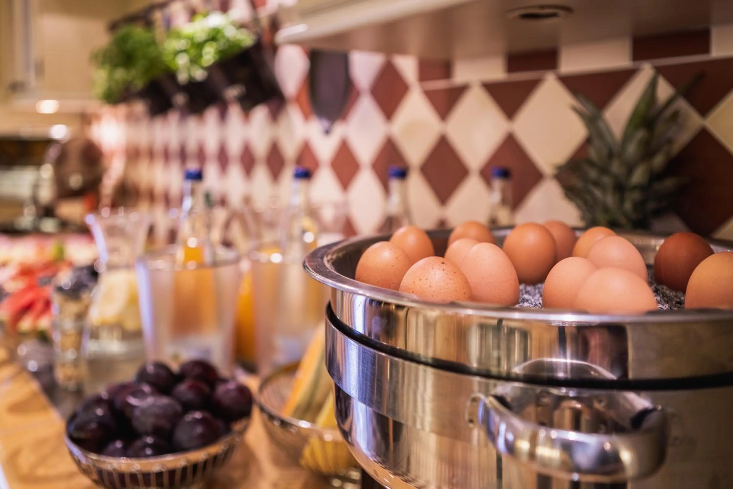 Breakfast in SMARTY Hotel Euler Homburg, Saar - KONTAKTLOSER SELF CHECK-IN