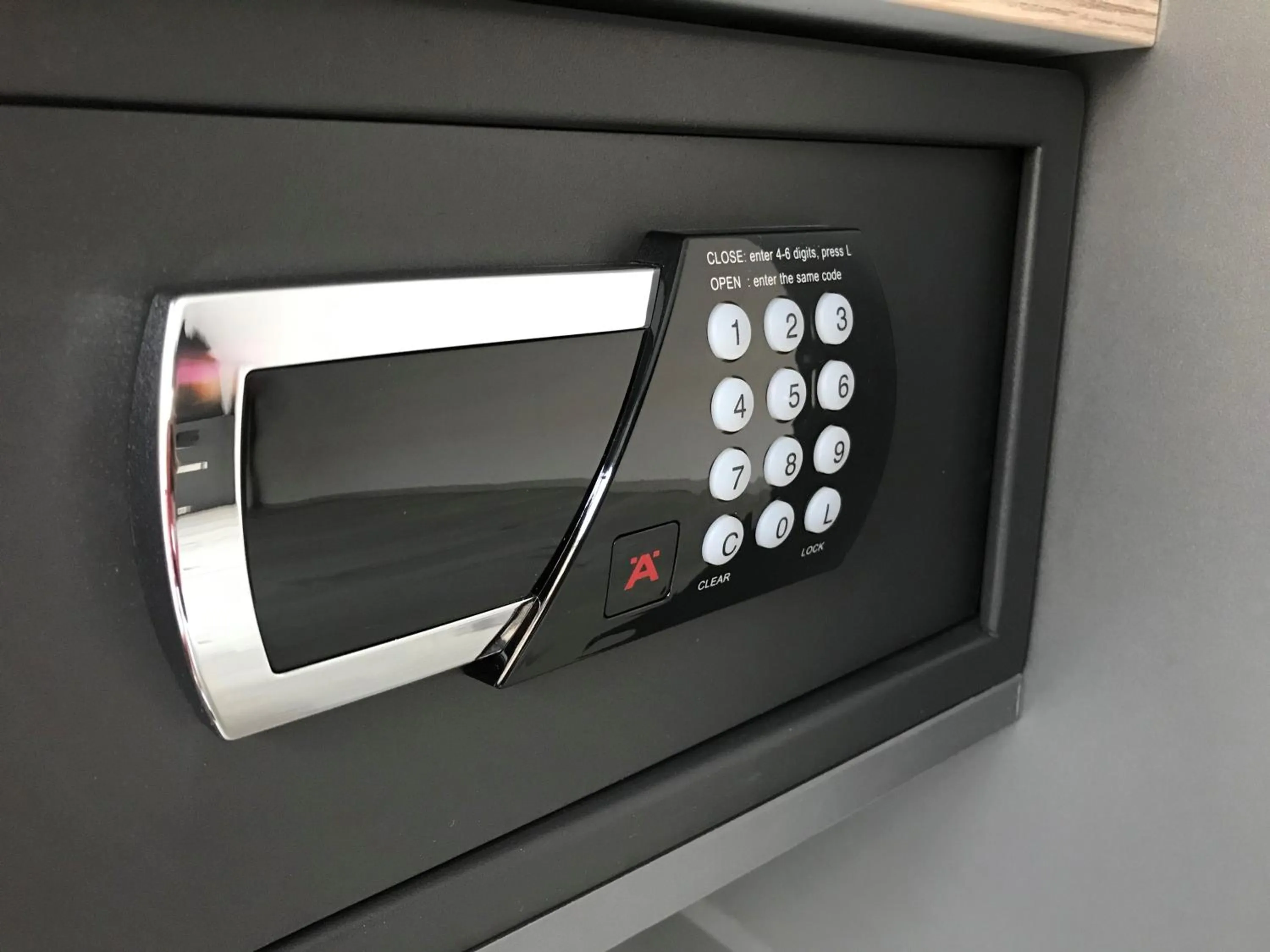 safe in SMARTY Hotel Euler Homburg, Saar - KONTAKTLOSER SELF CHECK-IN