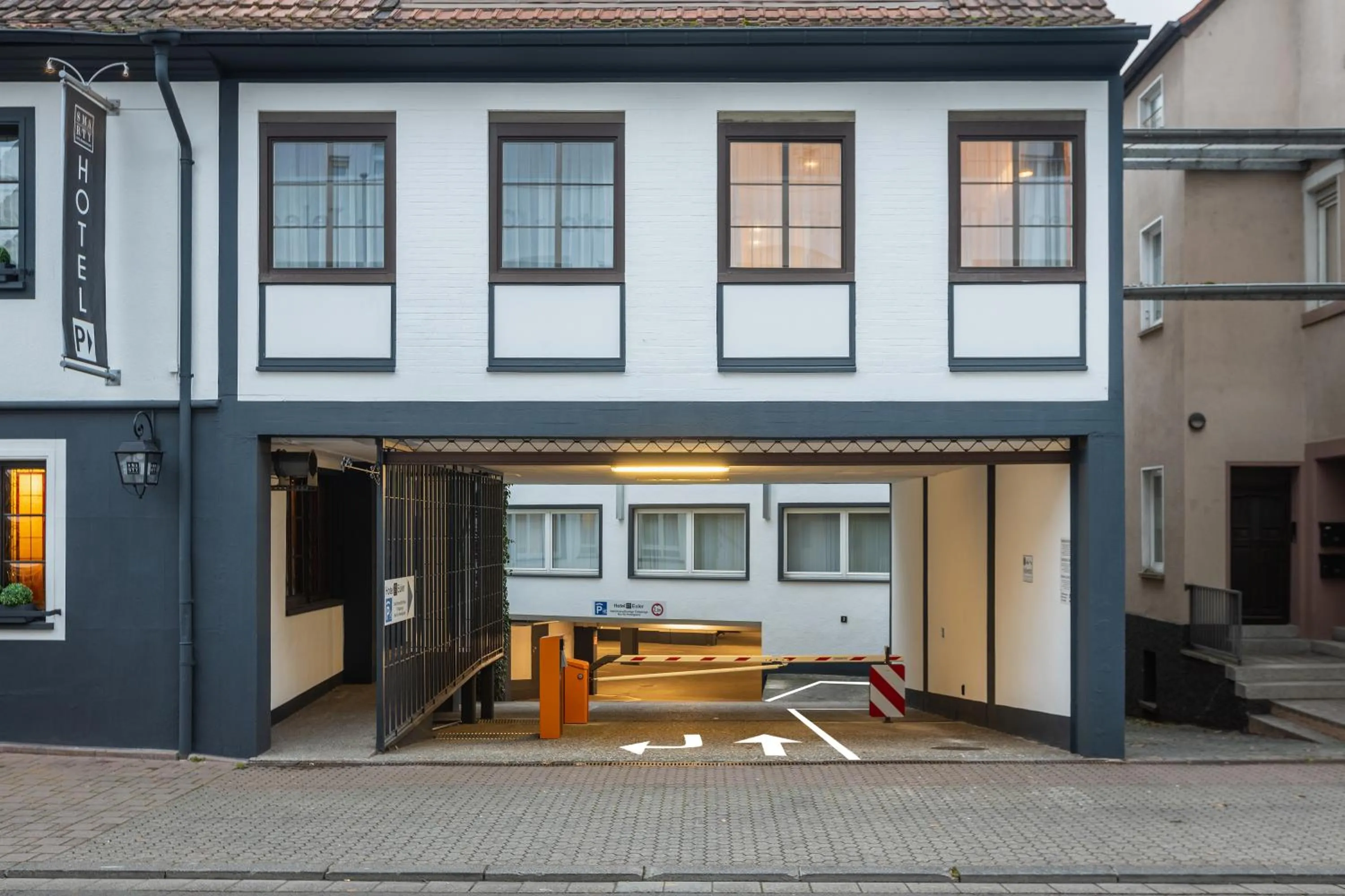 Parking in SMARTY Hotel Euler Homburg, Saar - KONTAKTLOSER SELF CHECK-IN