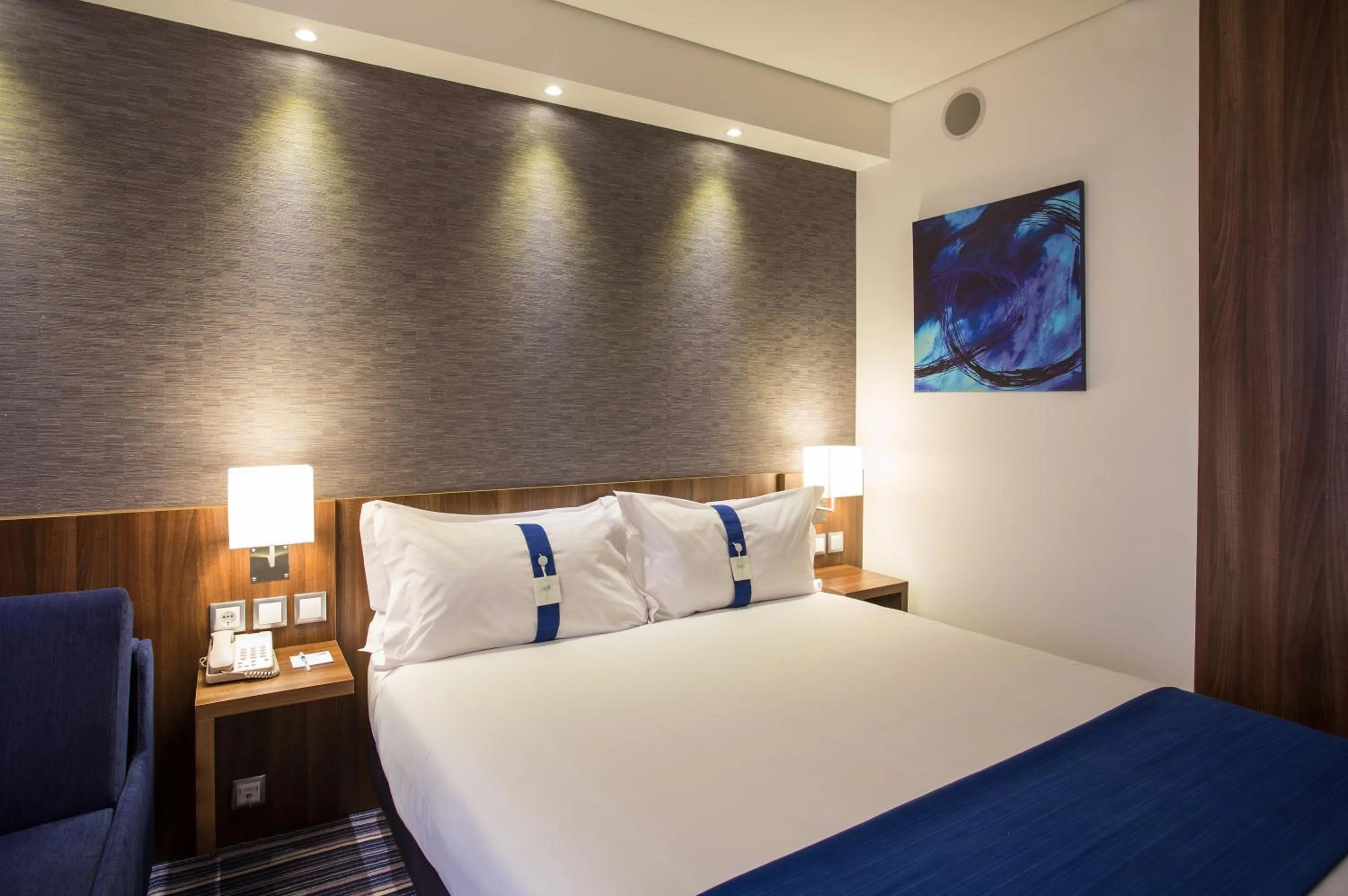 Photo of the whole room, Bed in Holiday Inn Express Lisboa - Av. Liberdade by IHG