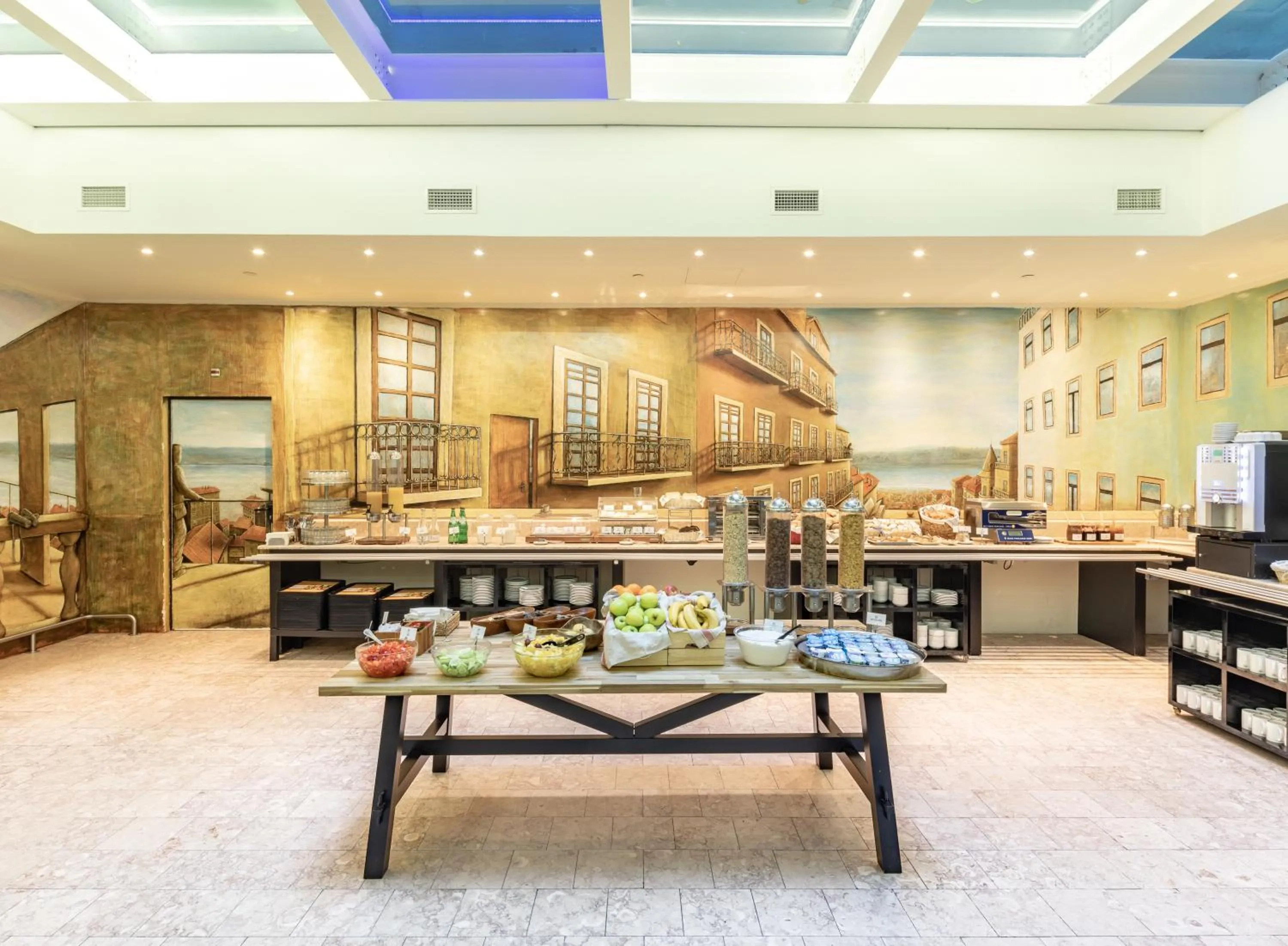 Restaurant/places to eat in Holiday Inn Express Lisboa - Av. Liberdade by IHG