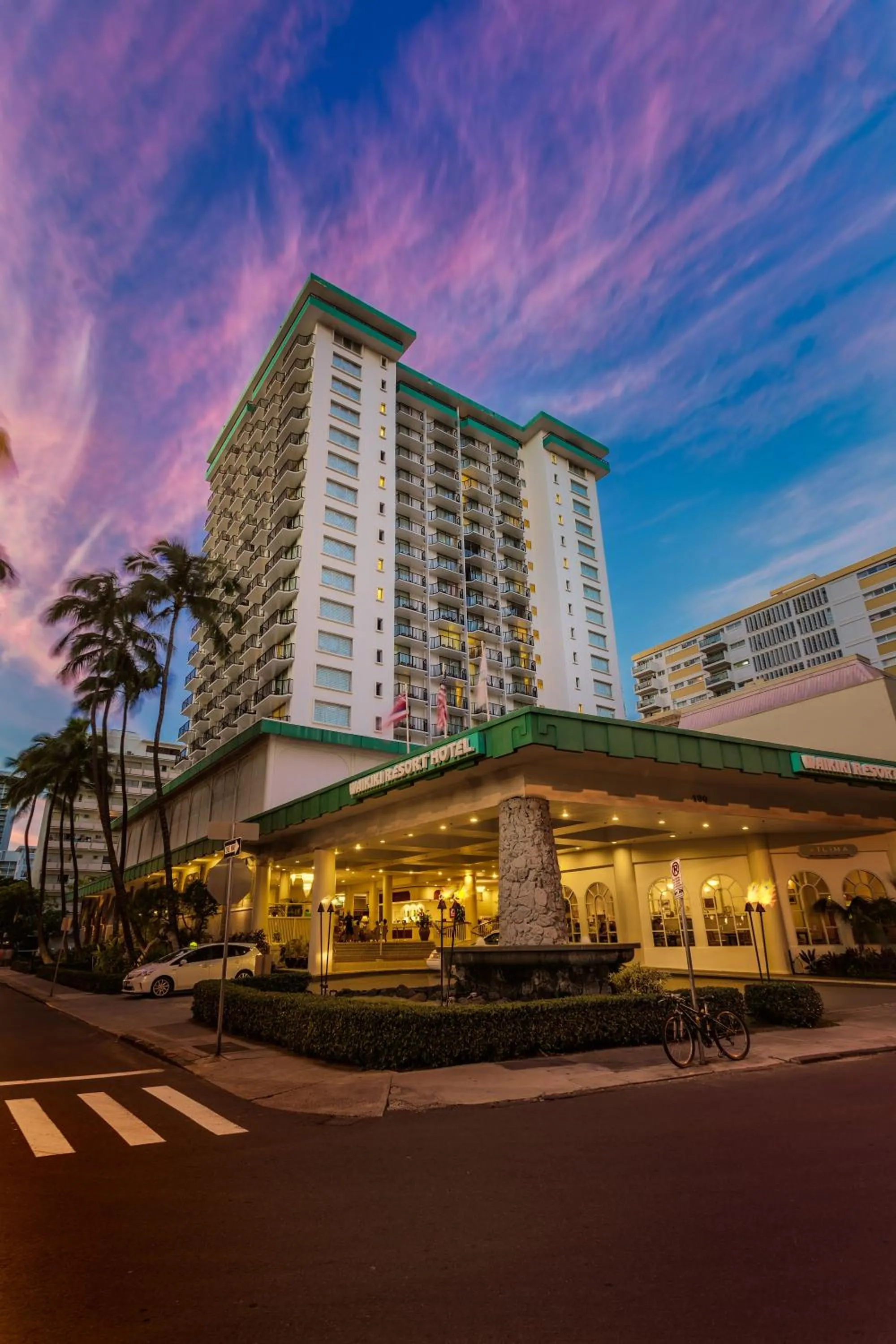 Property building in Waikiki Resort Hotel