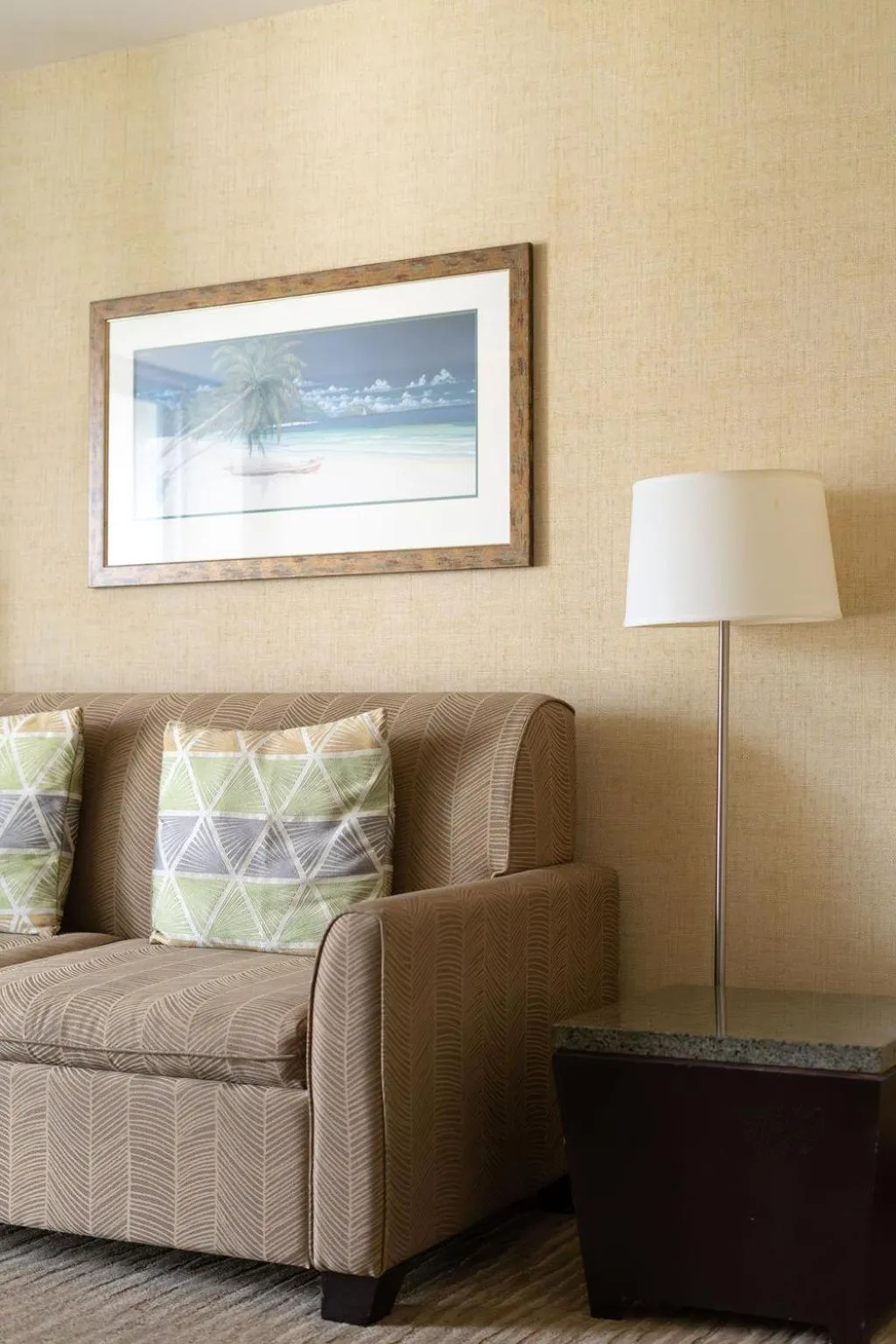 Living room in Waikiki Resort Hotel