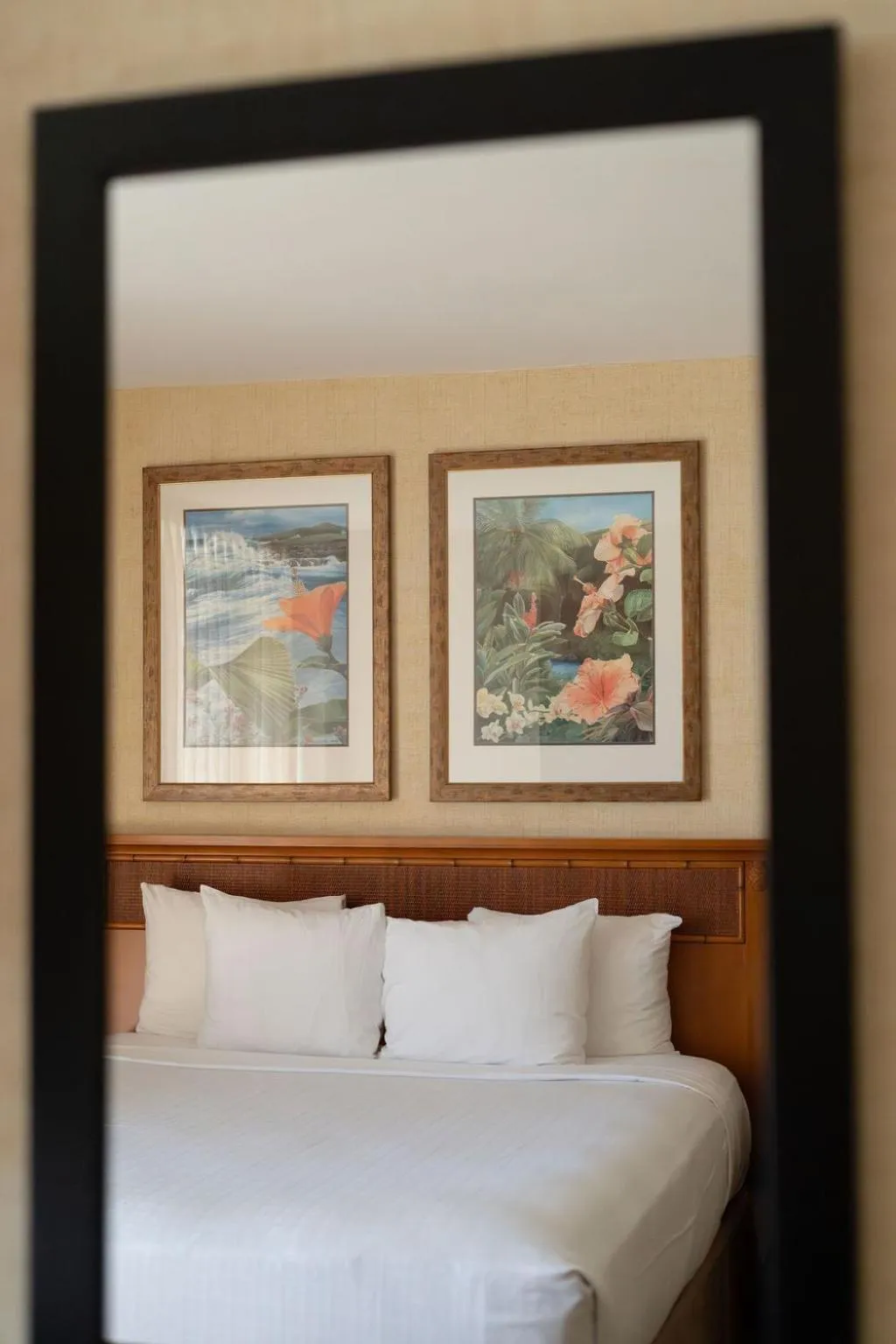 Bed in Waikiki Resort Hotel