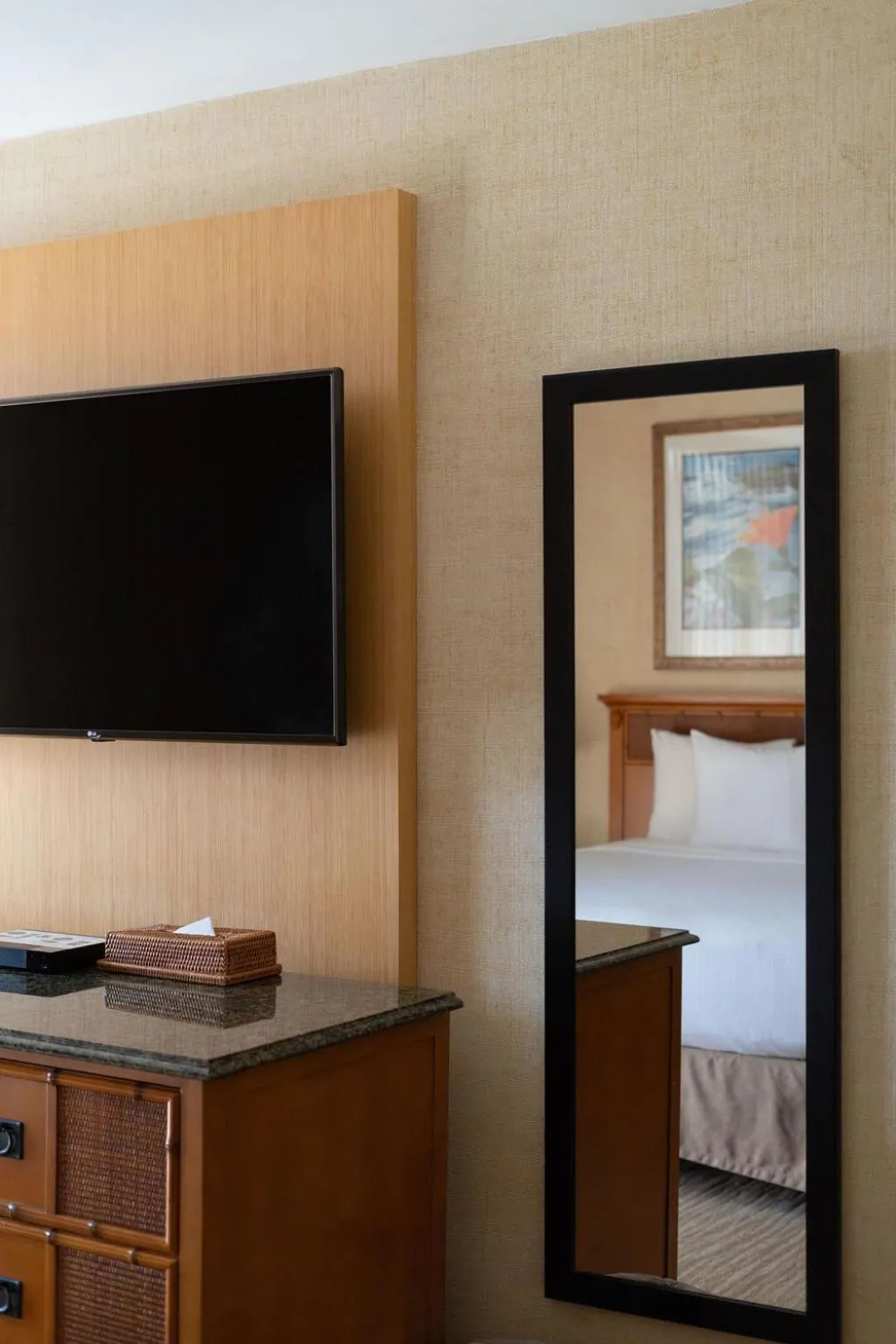 Bedroom, Bed in Waikiki Resort Hotel