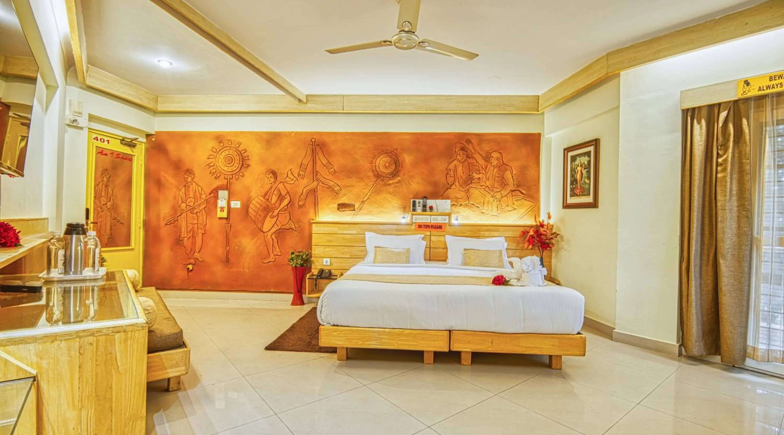 Photo of the whole room, Bed in Parklane Hotel