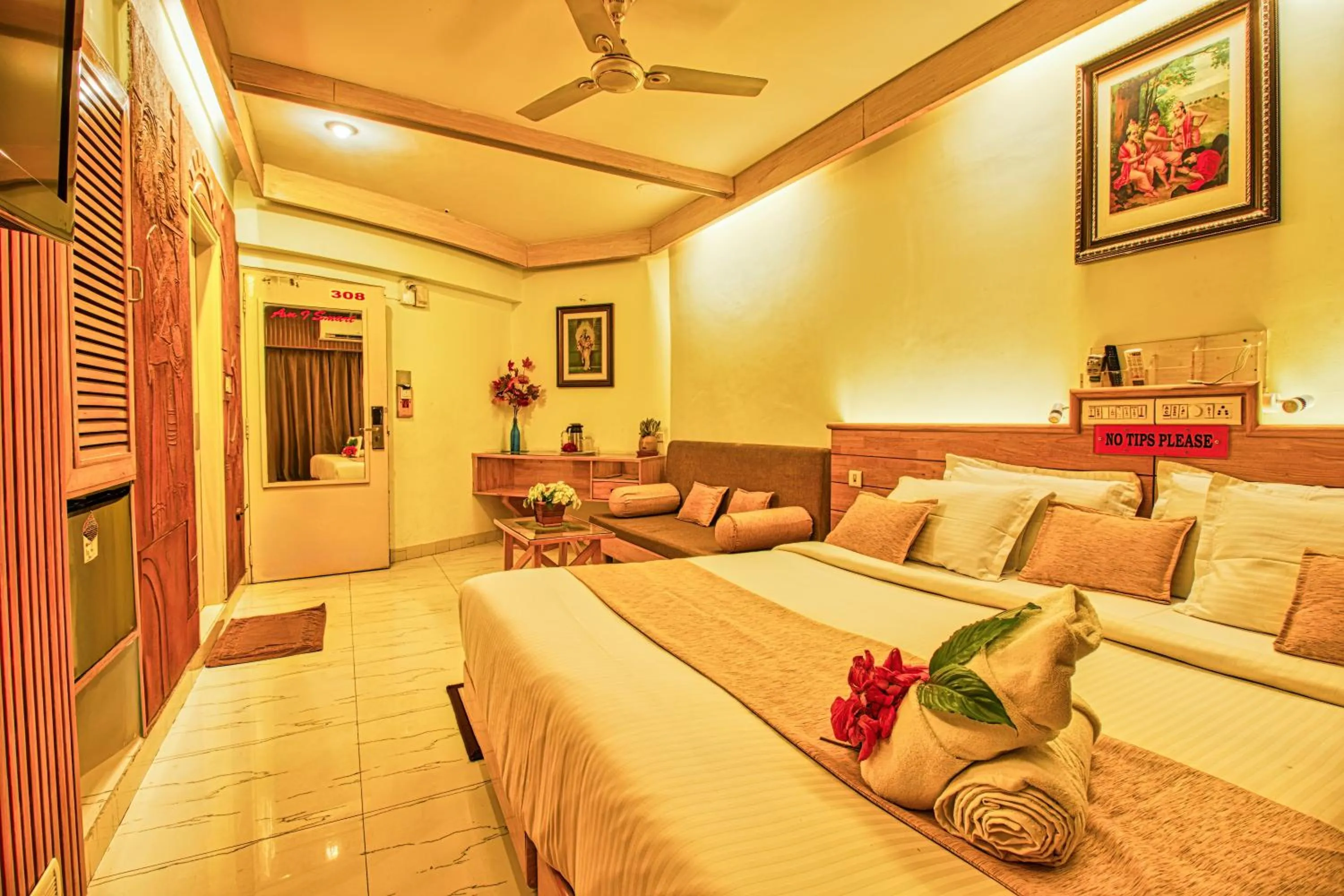 Photo of the whole room in Parklane Hotel