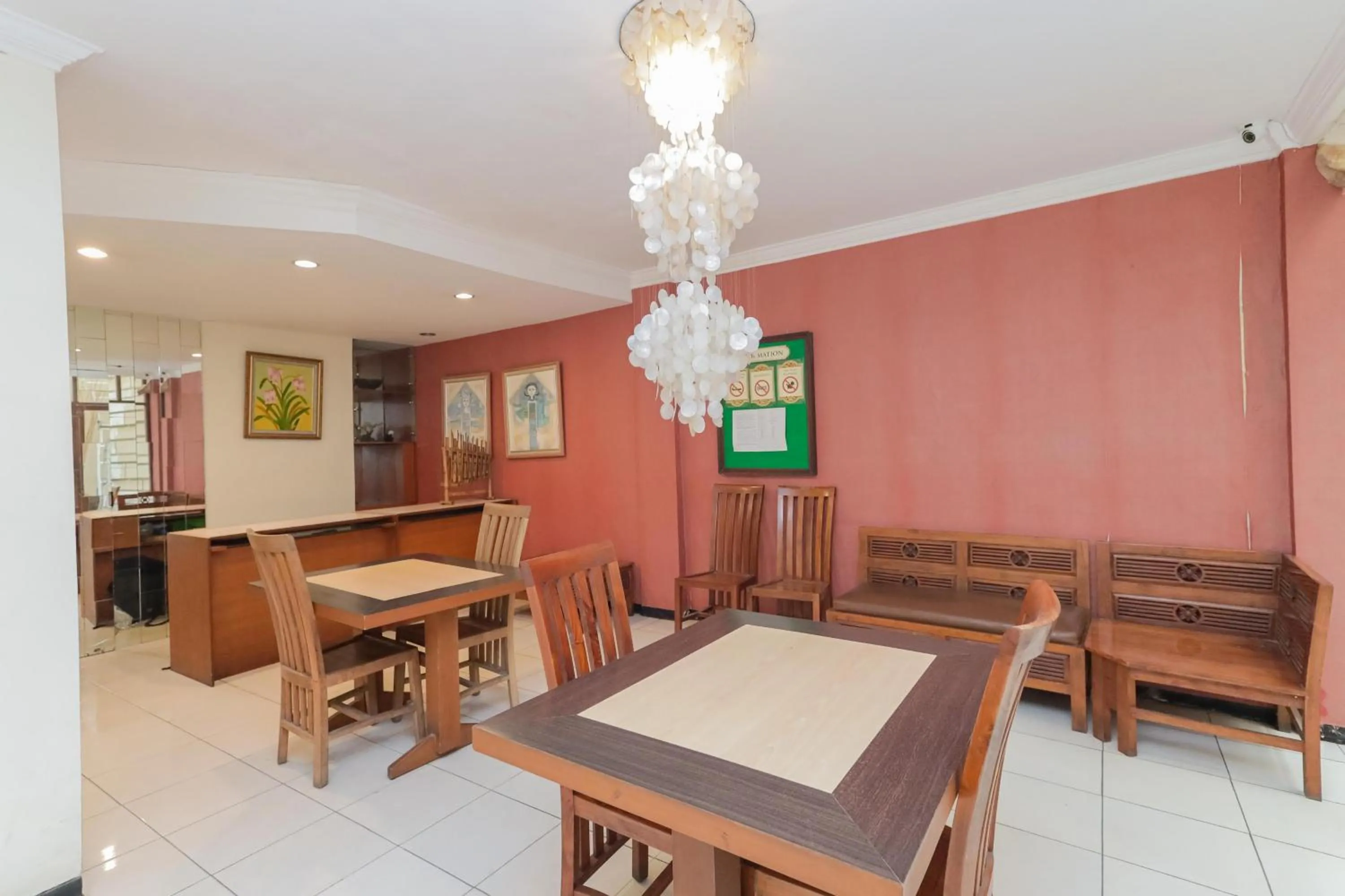 Restaurant/places to eat in RedDoorz near Gubeng Station Surabaya