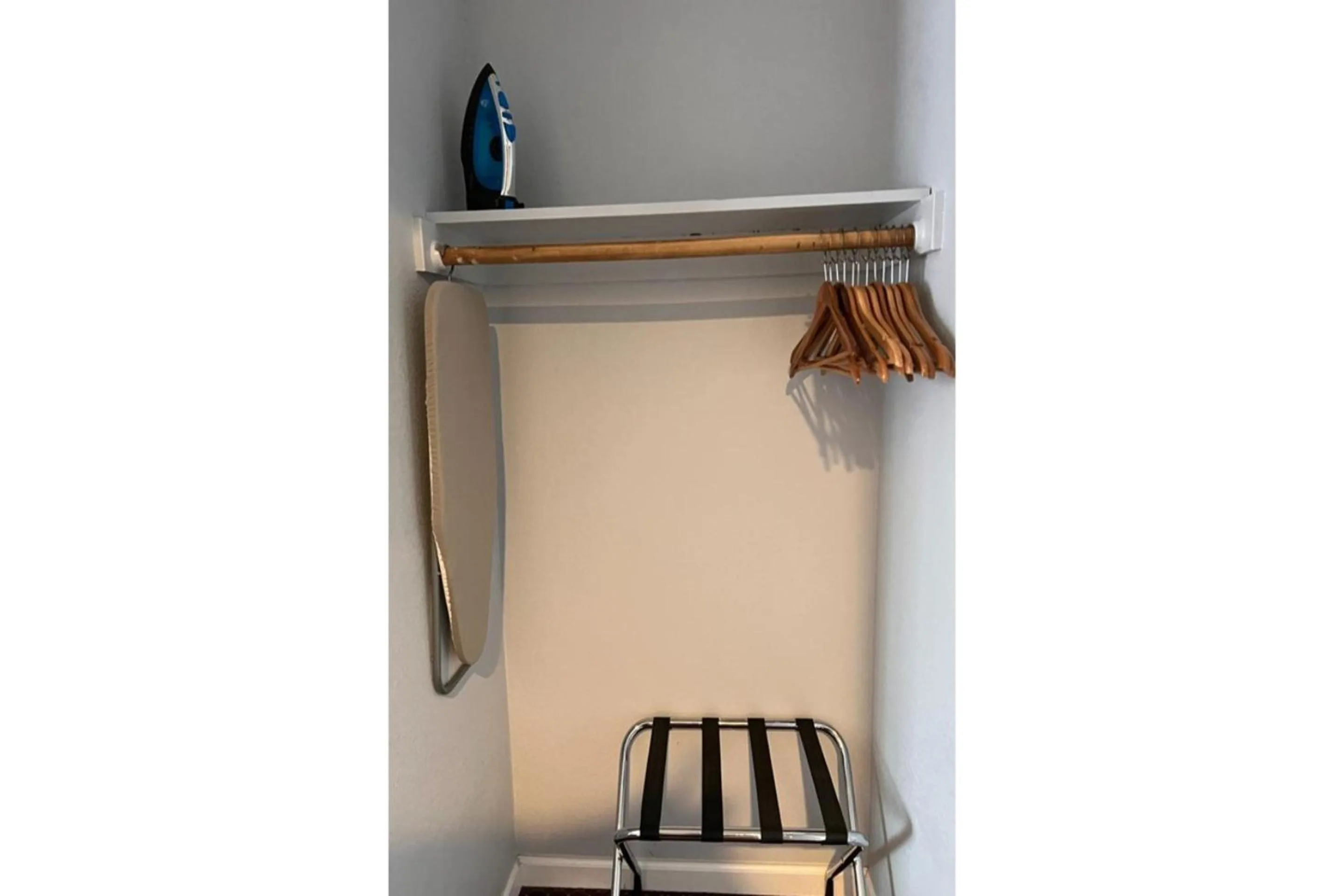 wardrobe in Islander Motel Santa Cruz CA