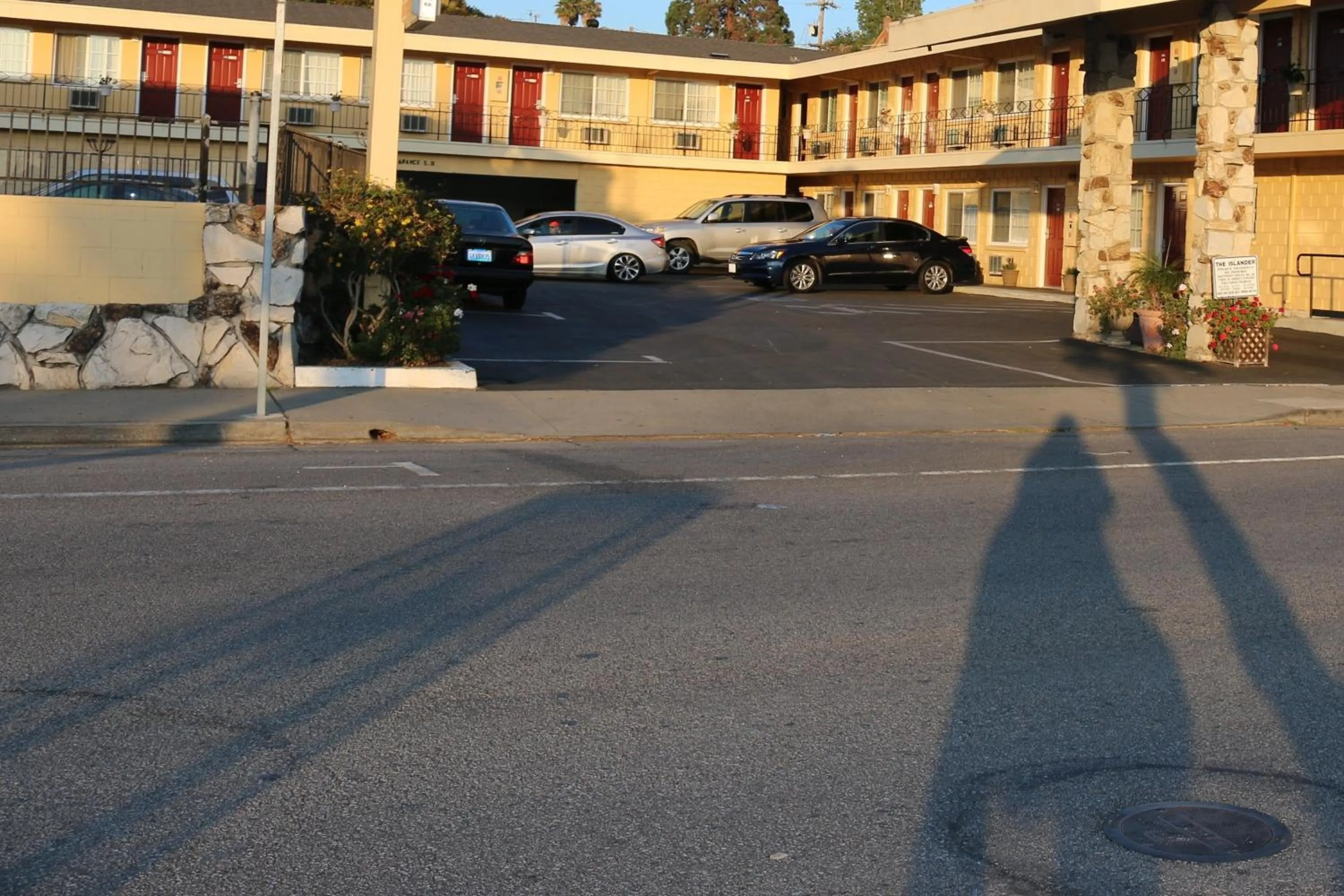 Property building in Islander Motel Santa Cruz CA