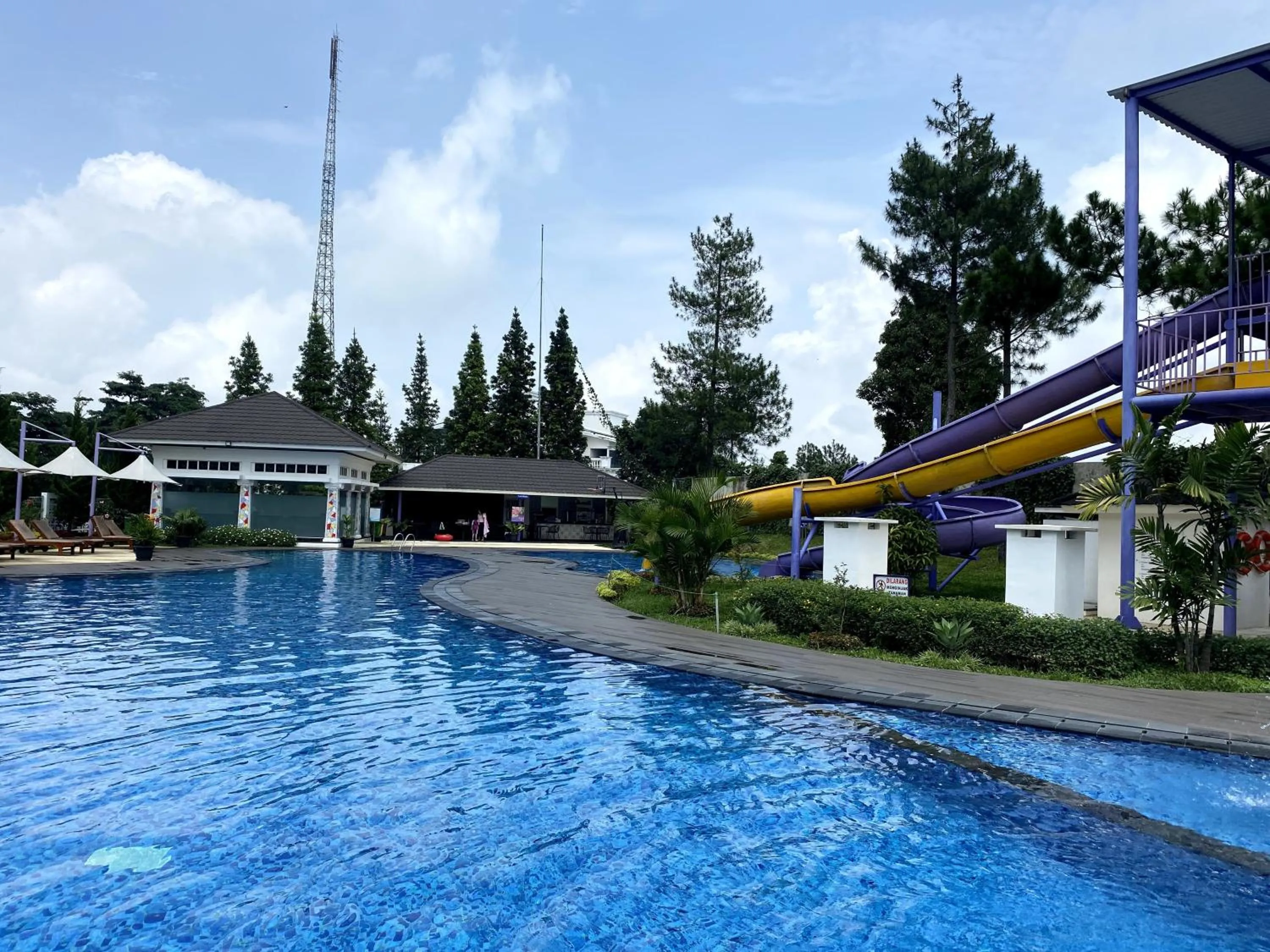 Swimming pool in Beth Kasegaran Theresia