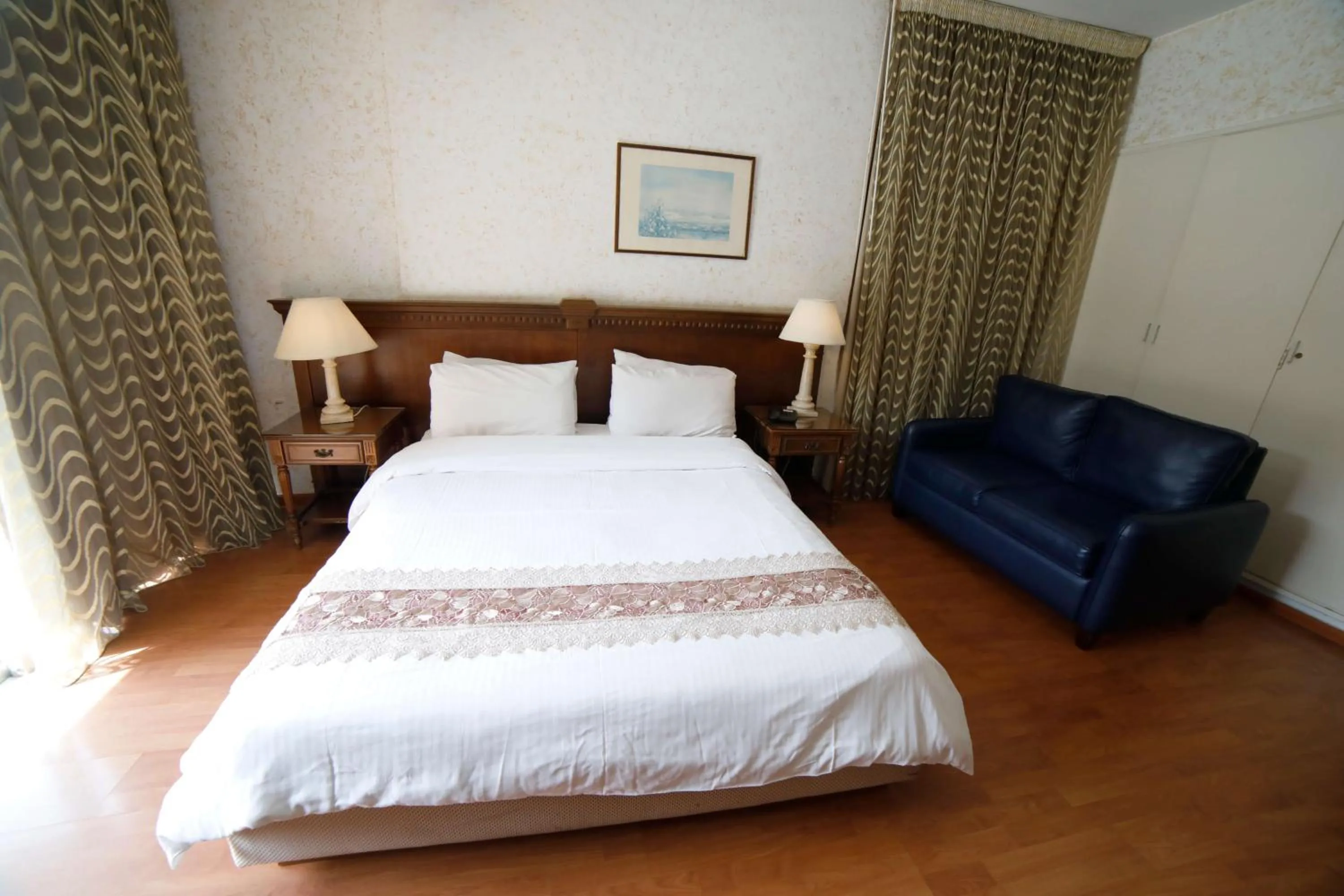 Bedroom, Bed in Holiday Home Suites