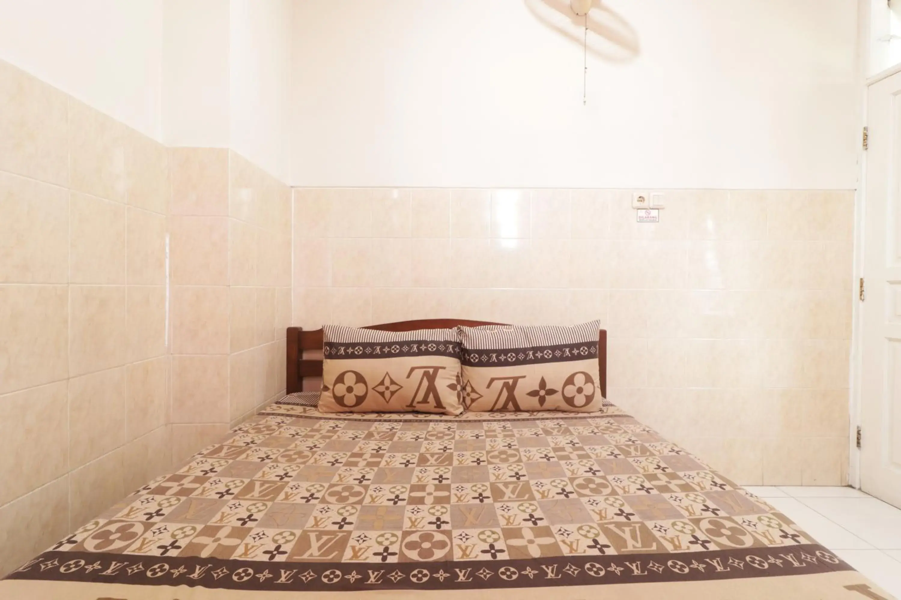 Standard Double Room in Hotel Omah Ampel Syariah Standard Double Room in Hotel Omah Ampel Syariah