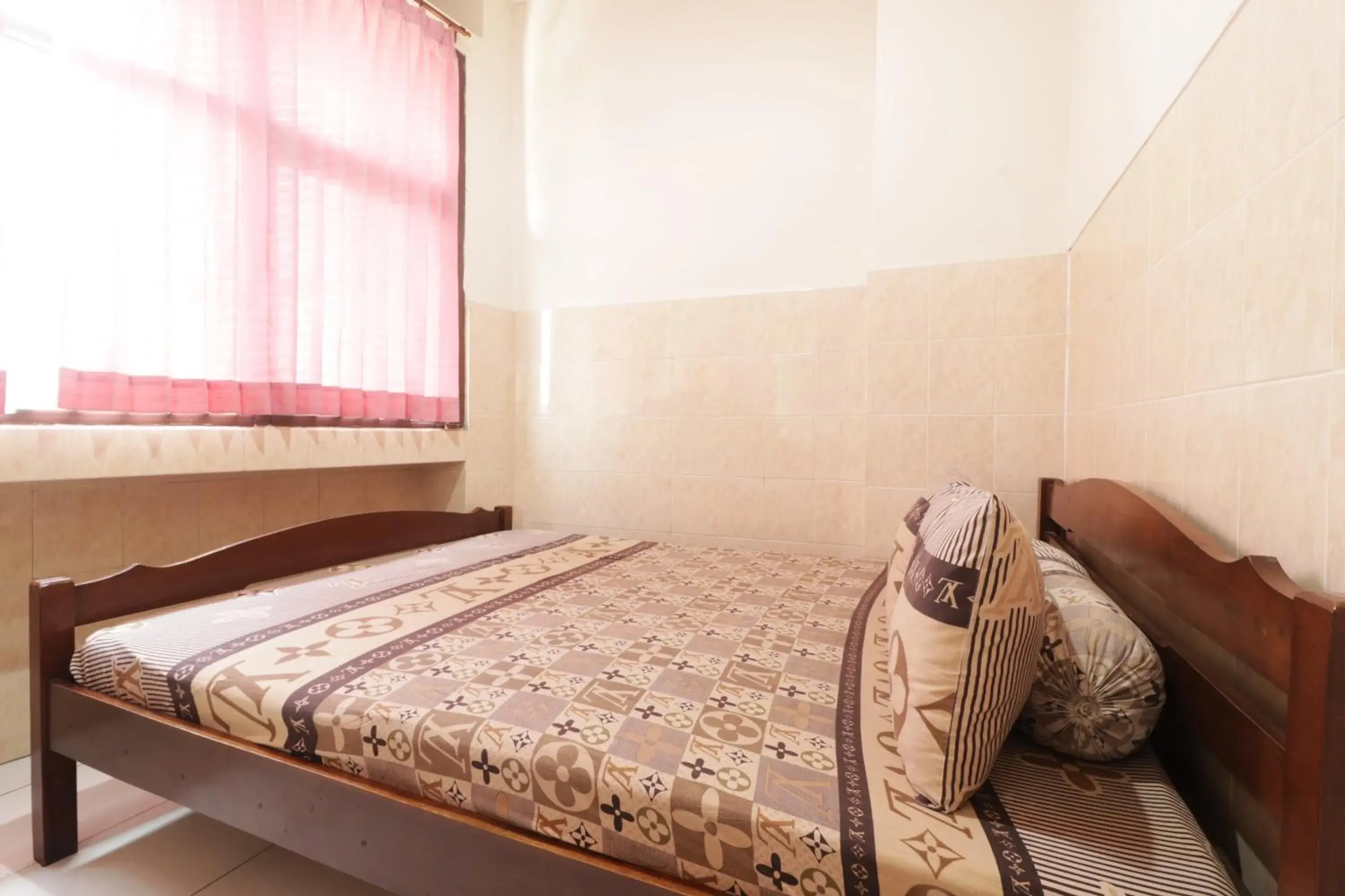 Standard Double Room in Hotel Omah Ampel Syariah by ZUZU Standard Double Room in Hotel Omah Ampel Syariah by ZUZU
