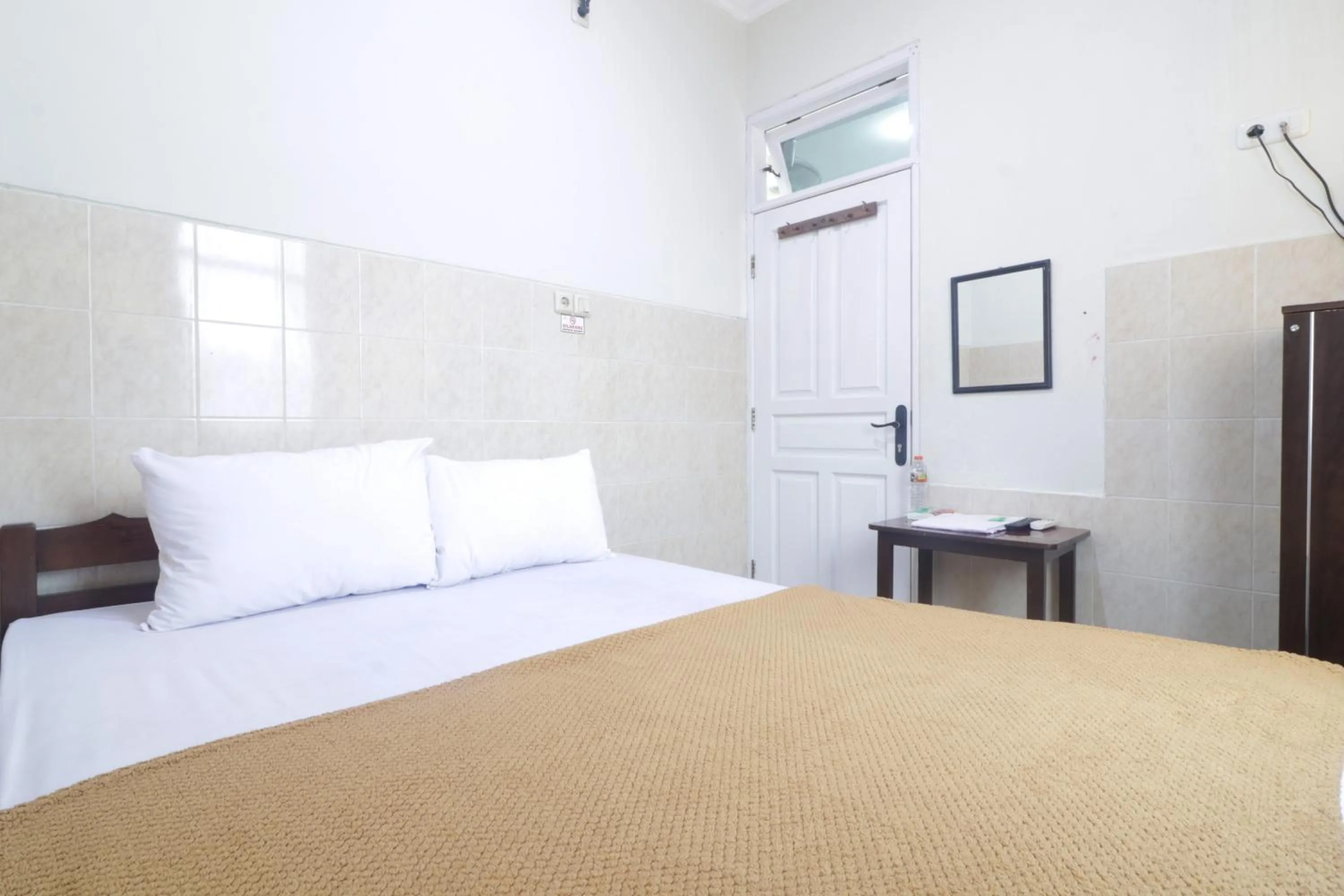 Bedroom, Bed in Hotel Omah Ampel Syariah