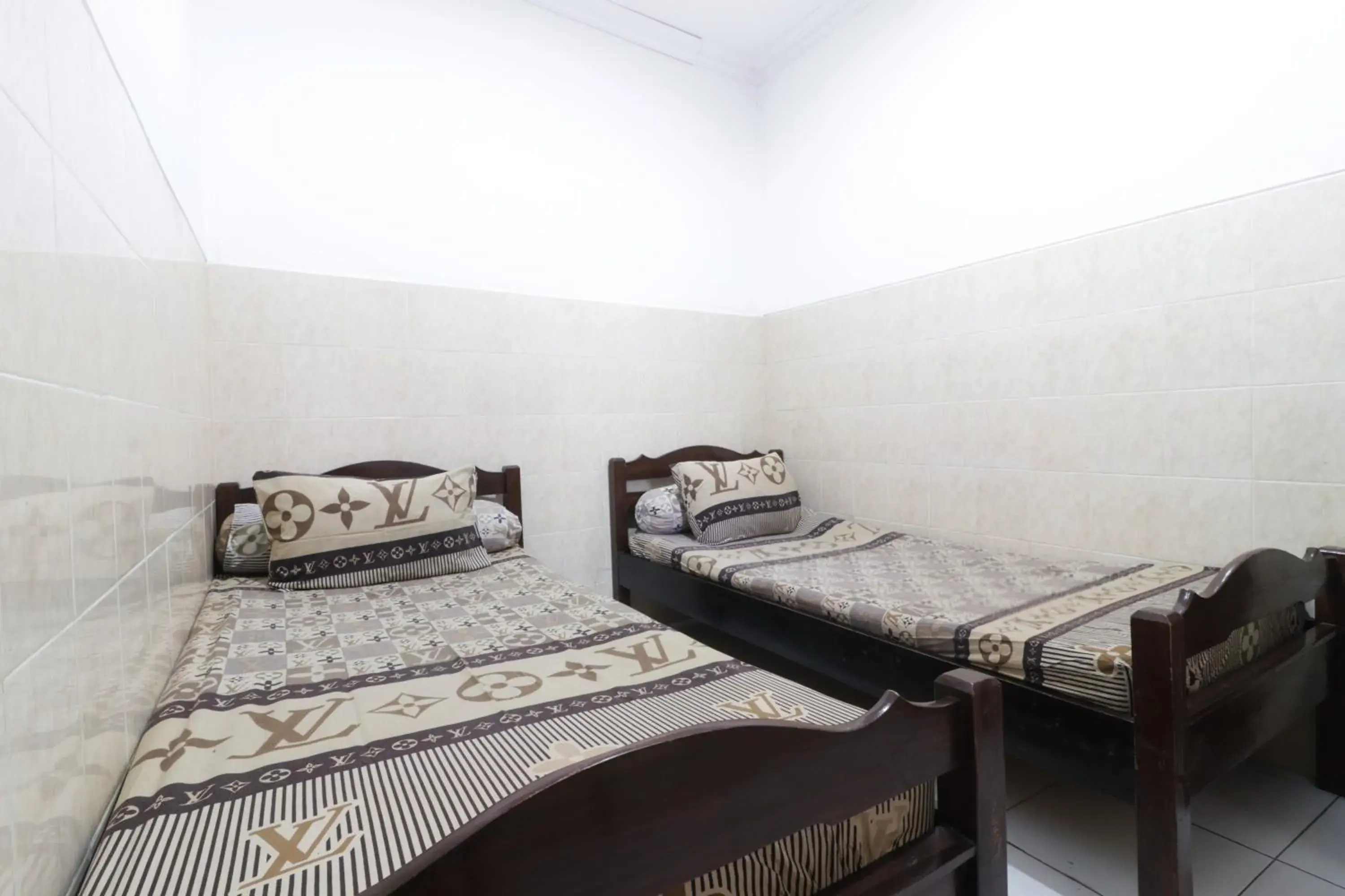 Economy Double Room in Hotel Omah Ampel Syariah Economy Double Room in Hotel Omah Ampel Syariah