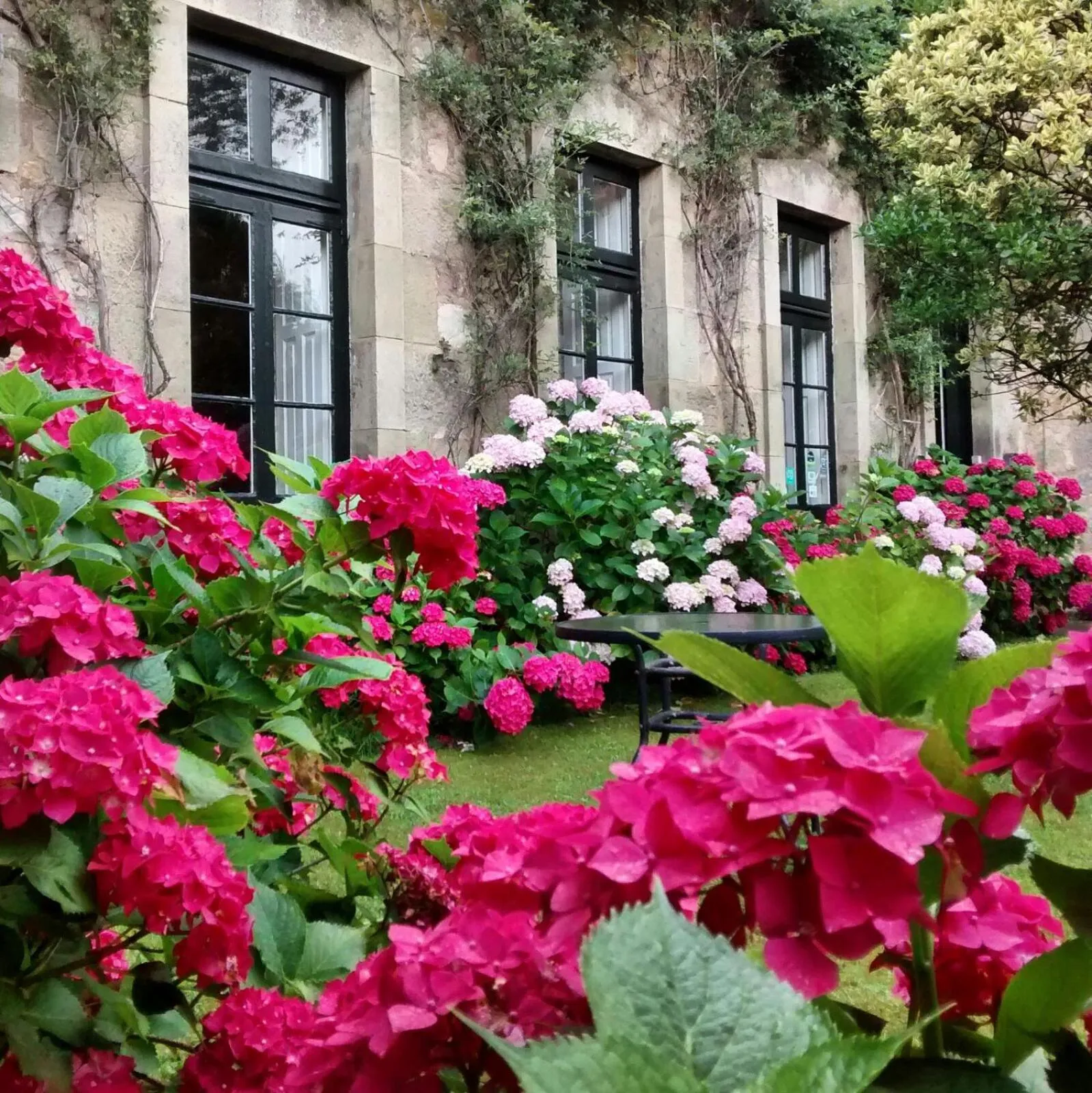 Property building in Hotel Casona El Arral