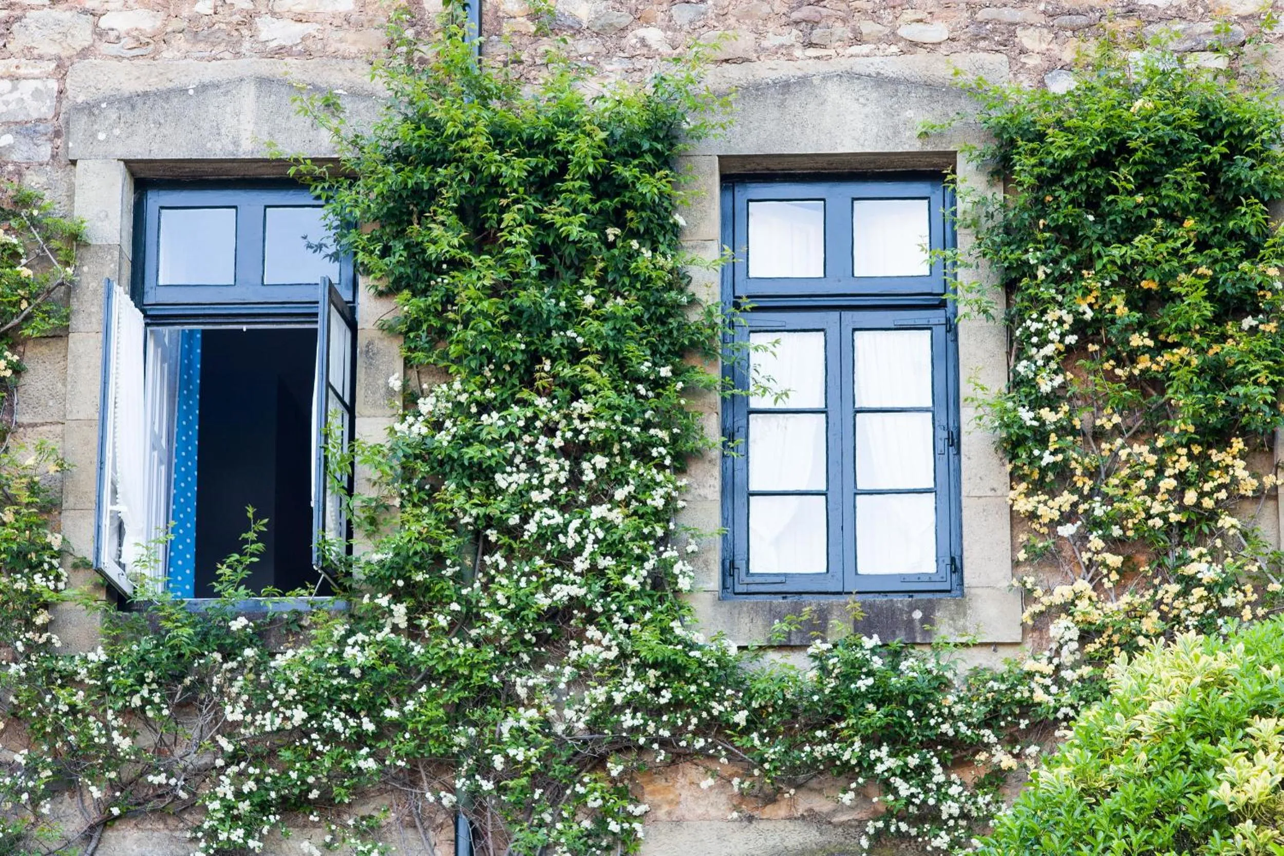 Property building in Hotel Casona El Arral