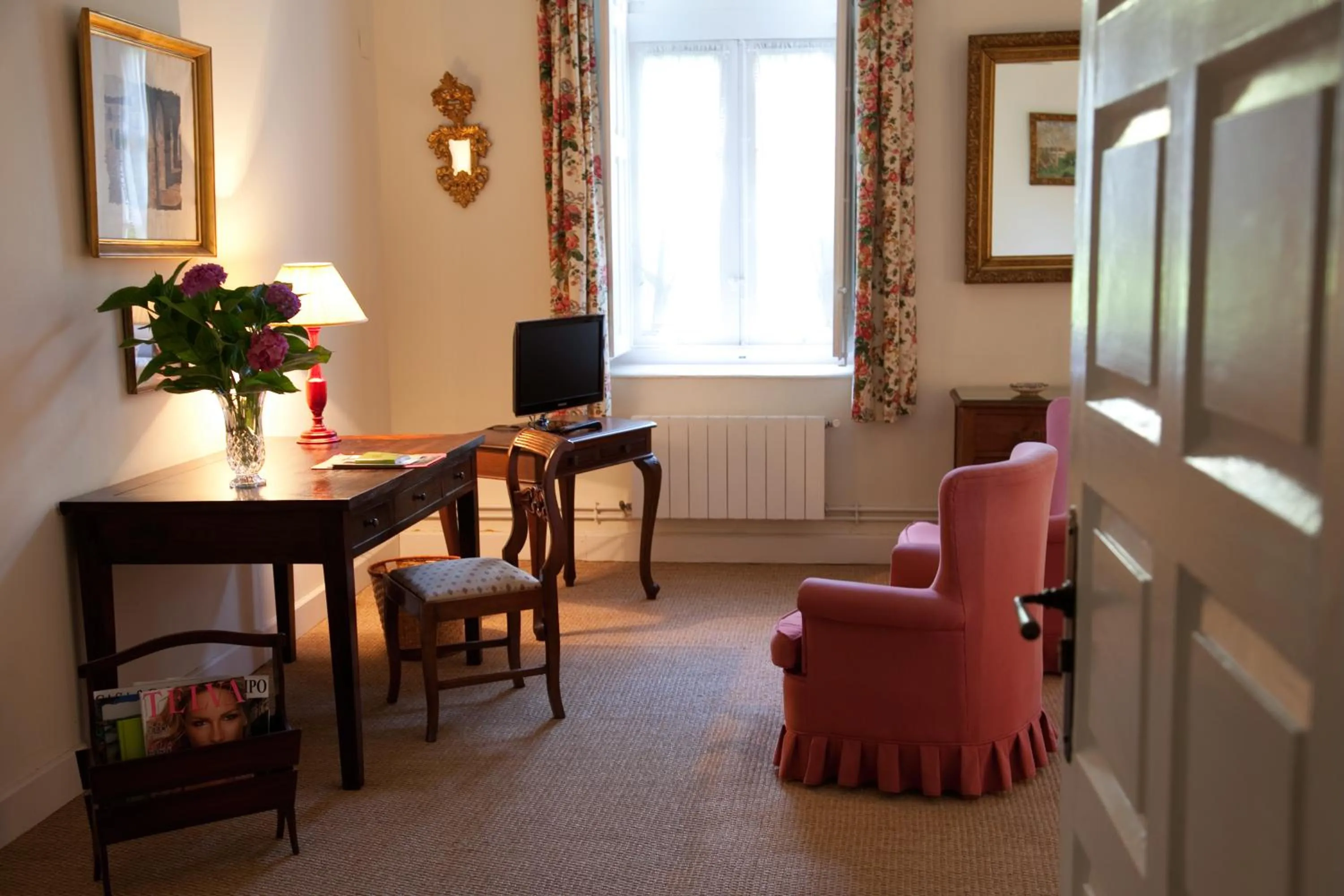 Seating area in Hotel Casona El Arral
