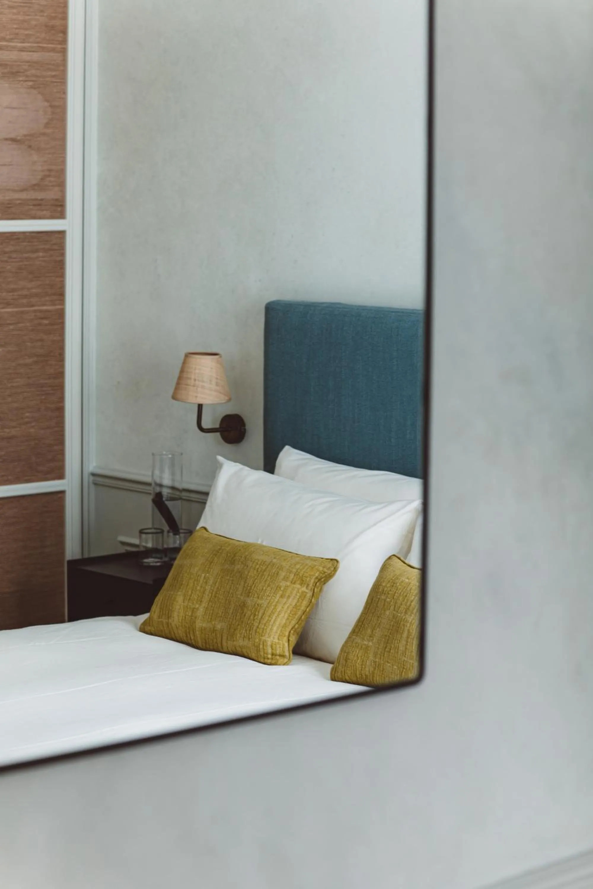 Bed in HOY Paris - Yoga Hotel