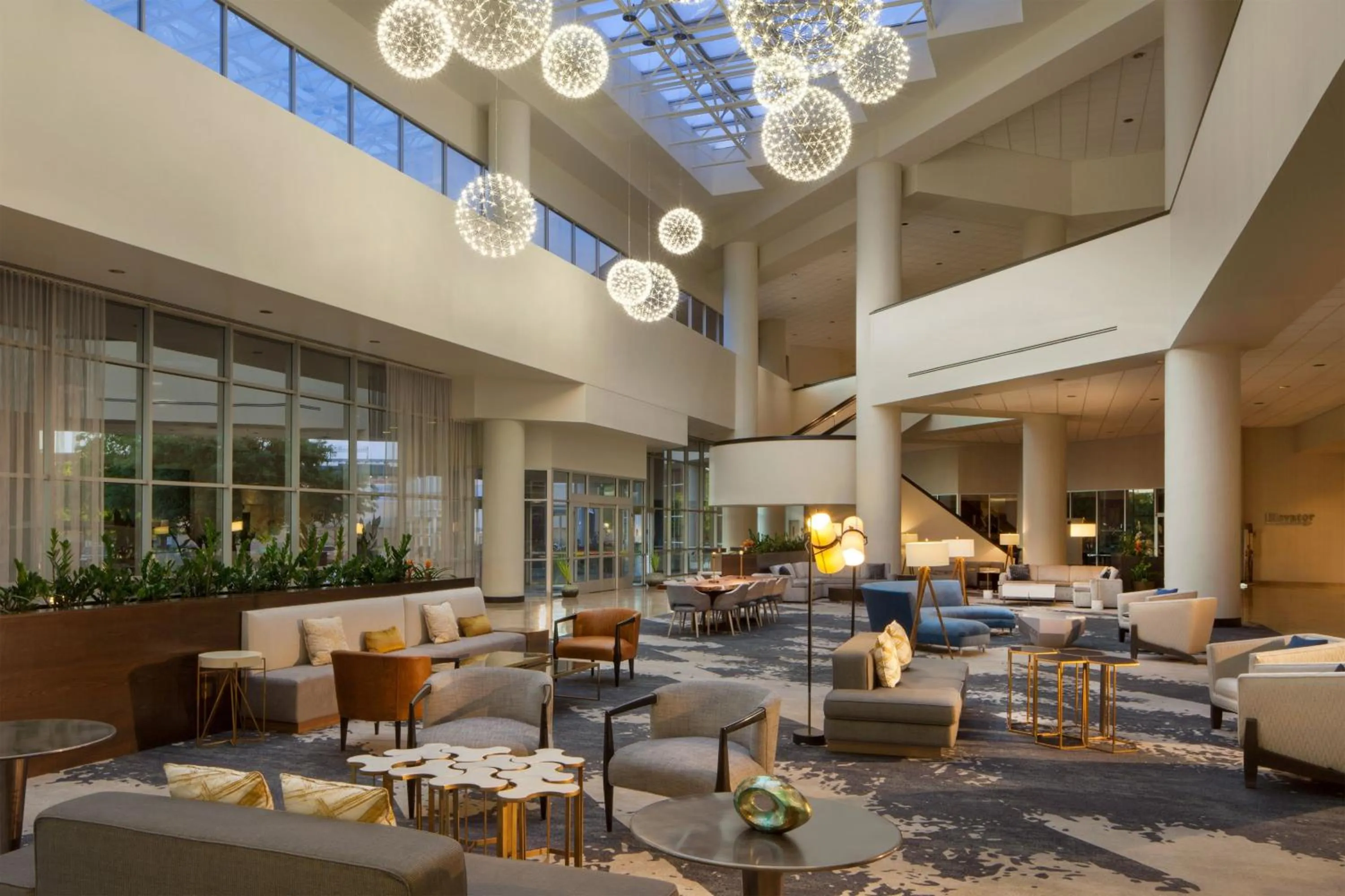 Lobby or reception in Sheraton Arlington Hotel