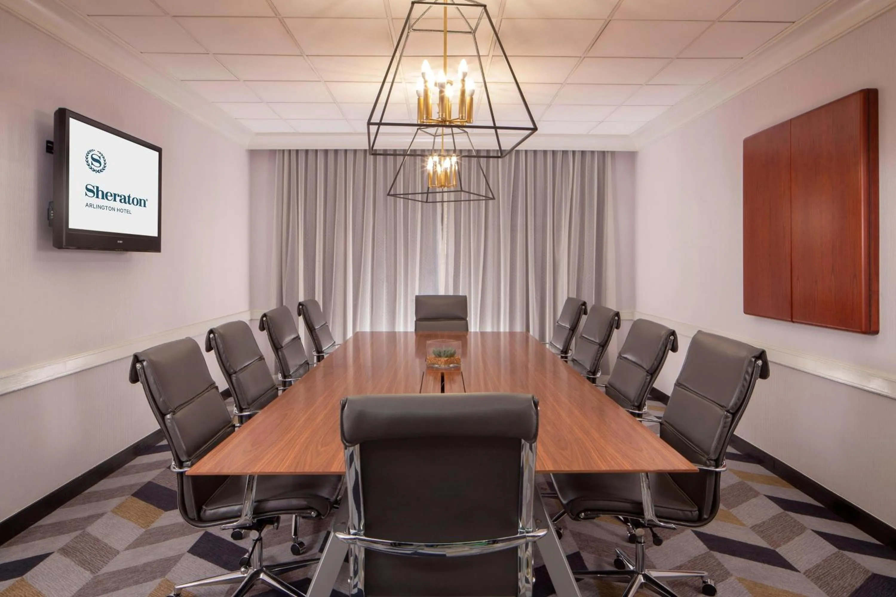 Meeting/conference room in Sheraton Arlington Hotel