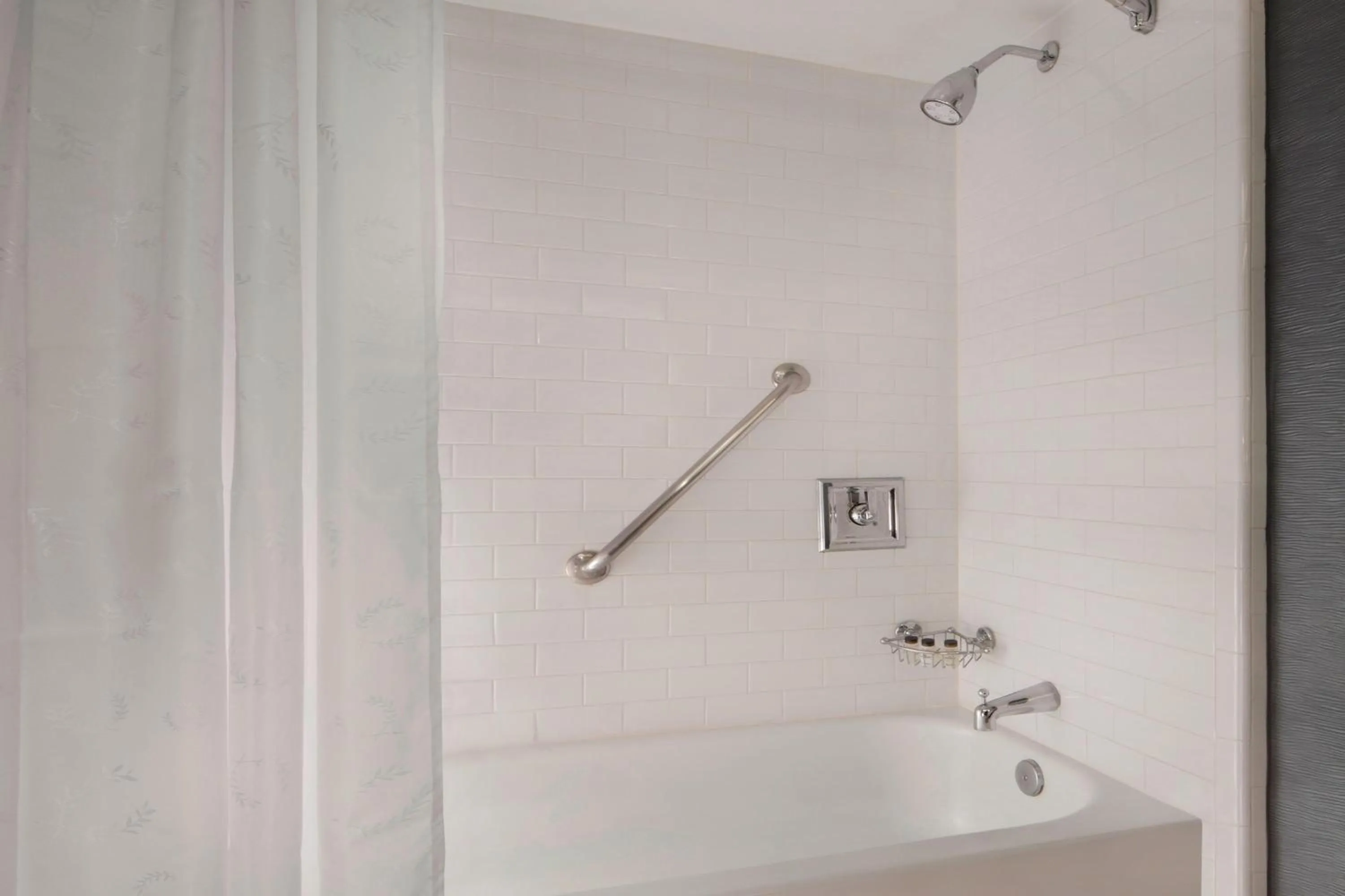 Bathroom in Sheraton Arlington Hotel