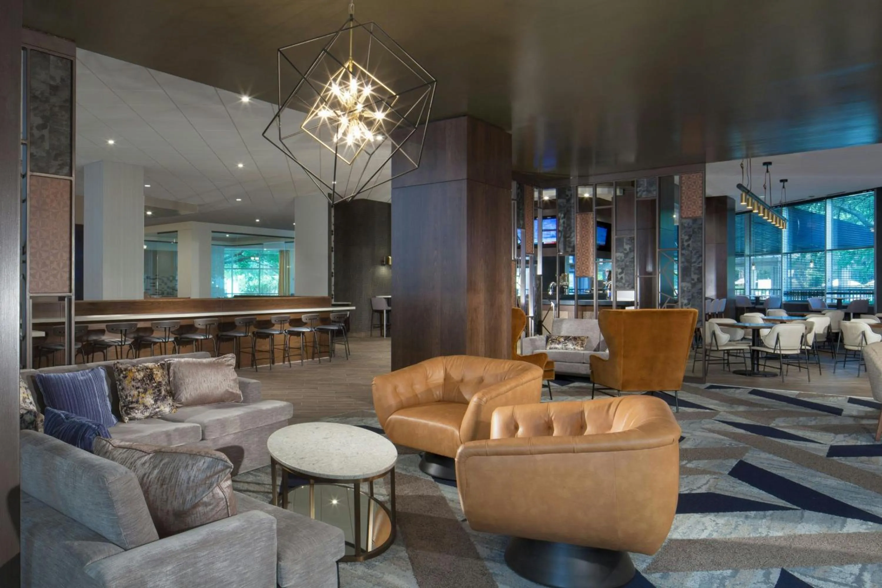 Lounge or bar in Sheraton Arlington Hotel