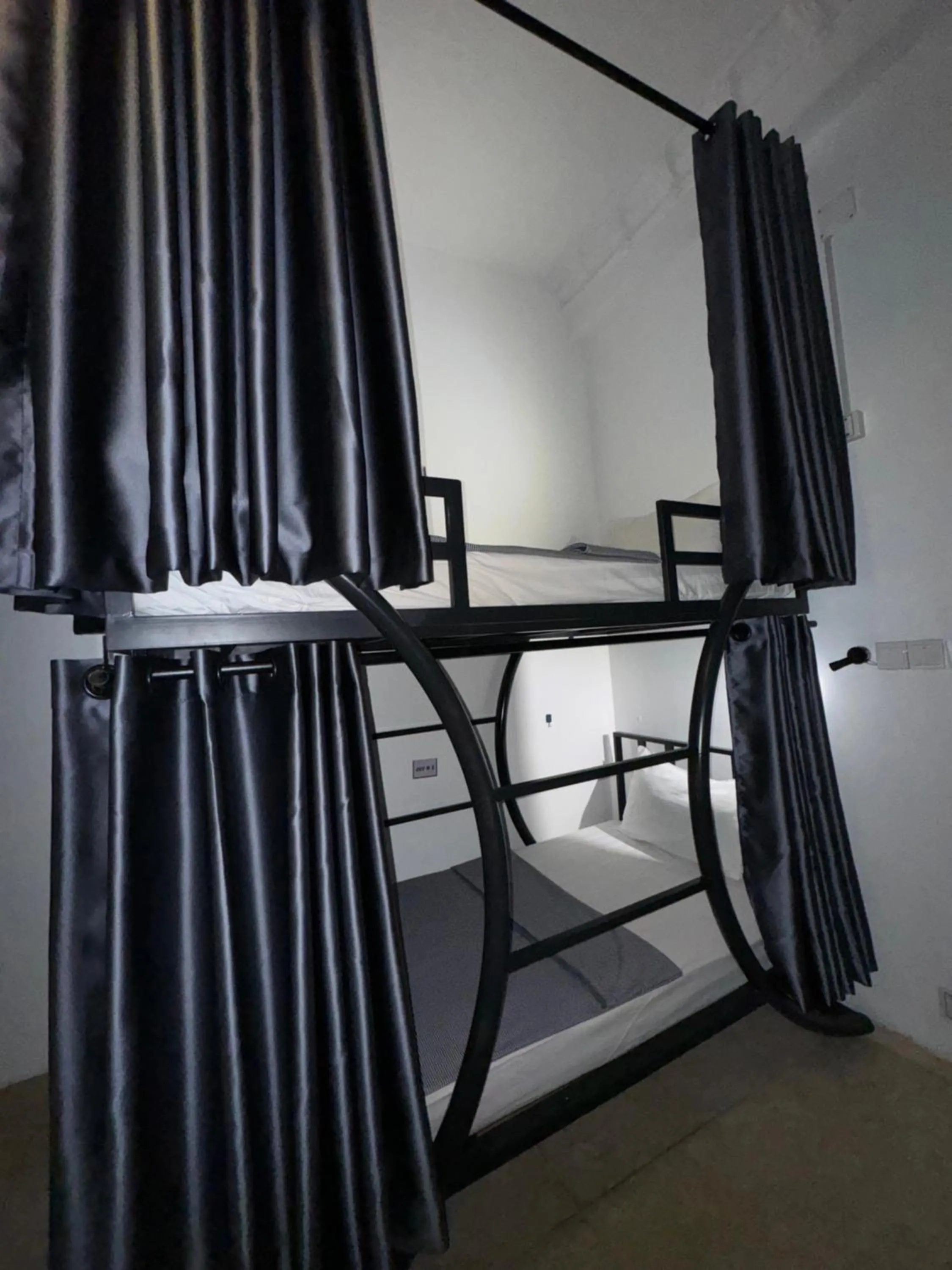 Bedroom, Bed in Poolside Villa