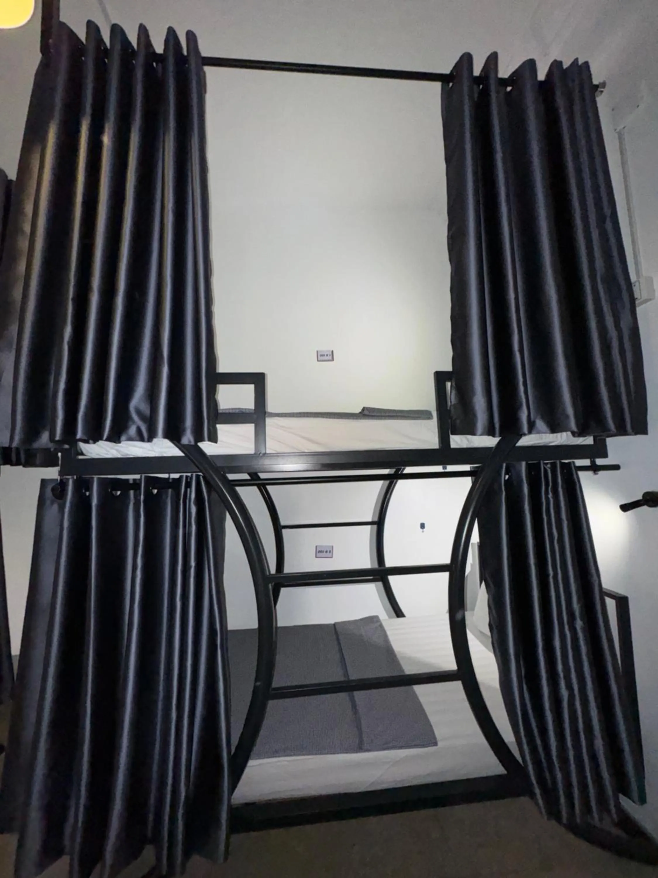 Bedroom, Bed in Poolside Villa