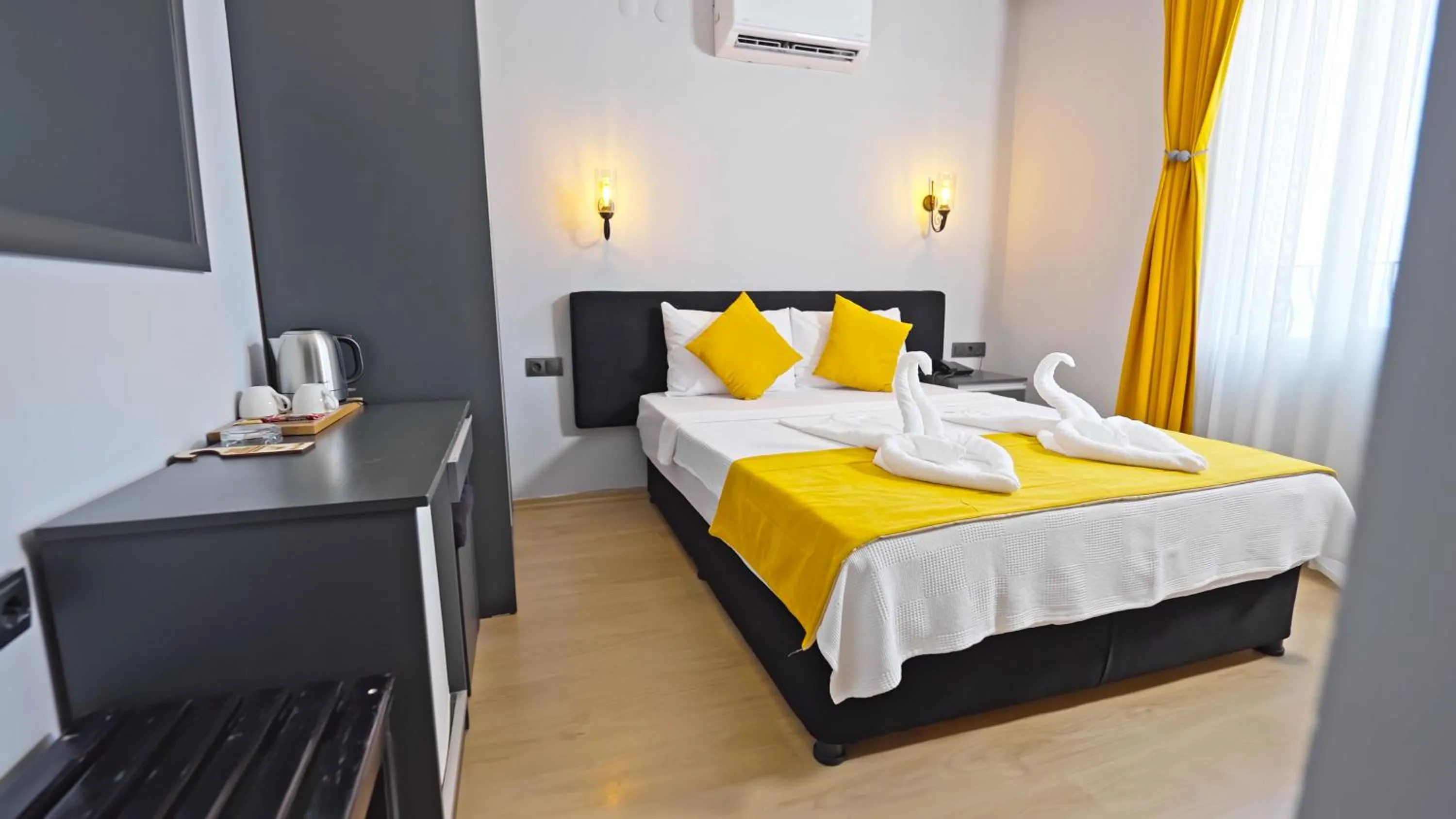 Bed in Yasemin Hotel