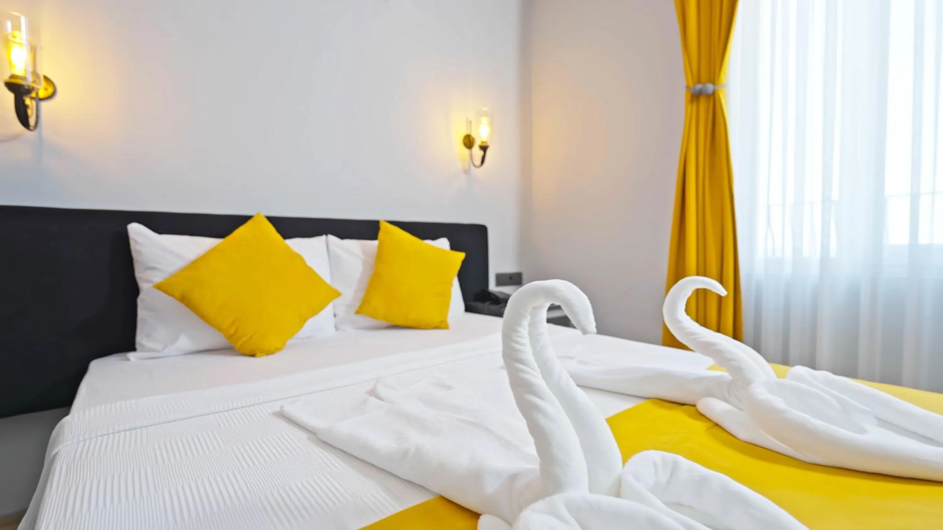 Bed in Yasemin Hotel