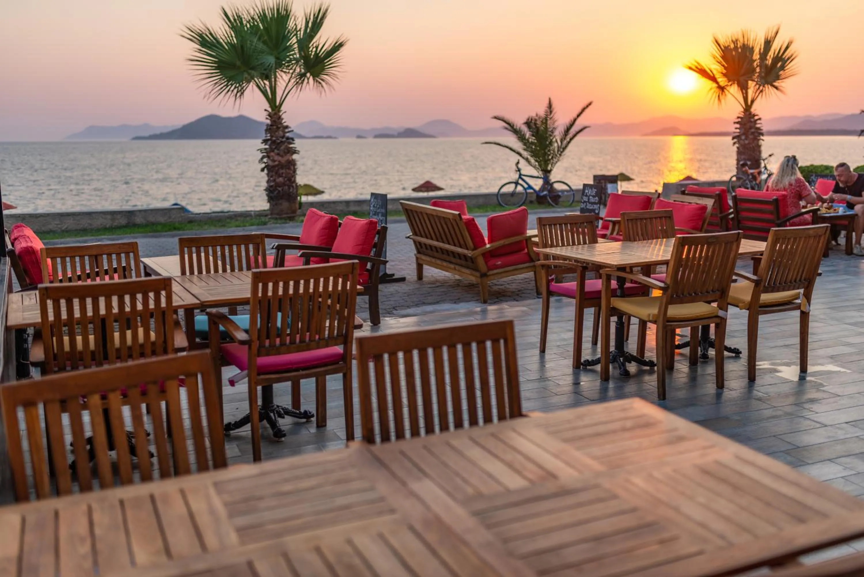 Restaurant/places to eat in Yasemin Hotel