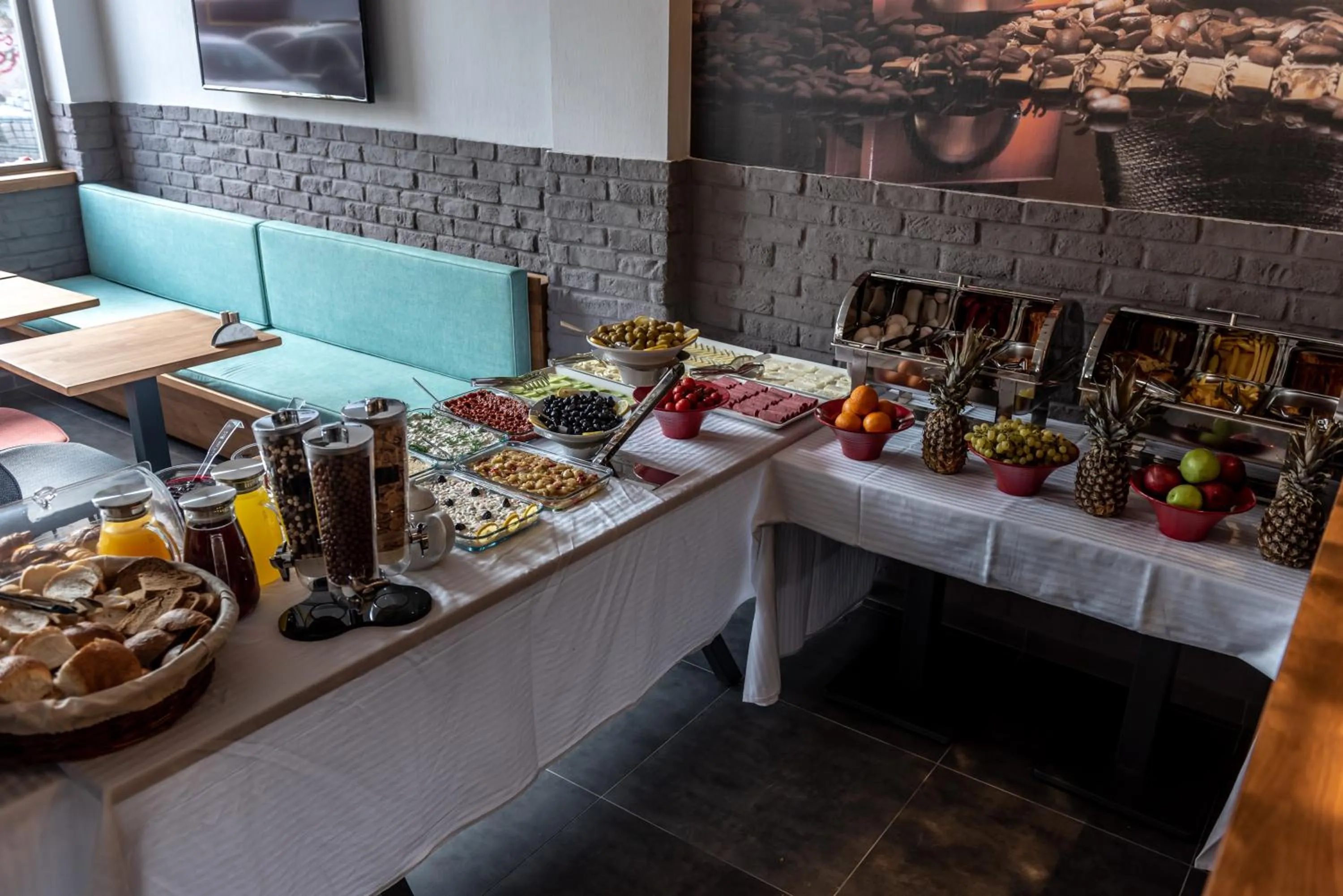 Food and drinks in Bram Hotel Istanbul