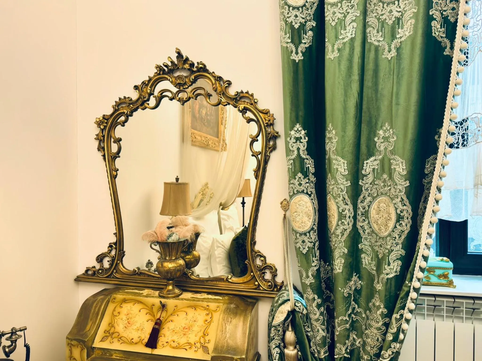 Decorative detail in Conacul Coroanei Luxury Boutique Hotel