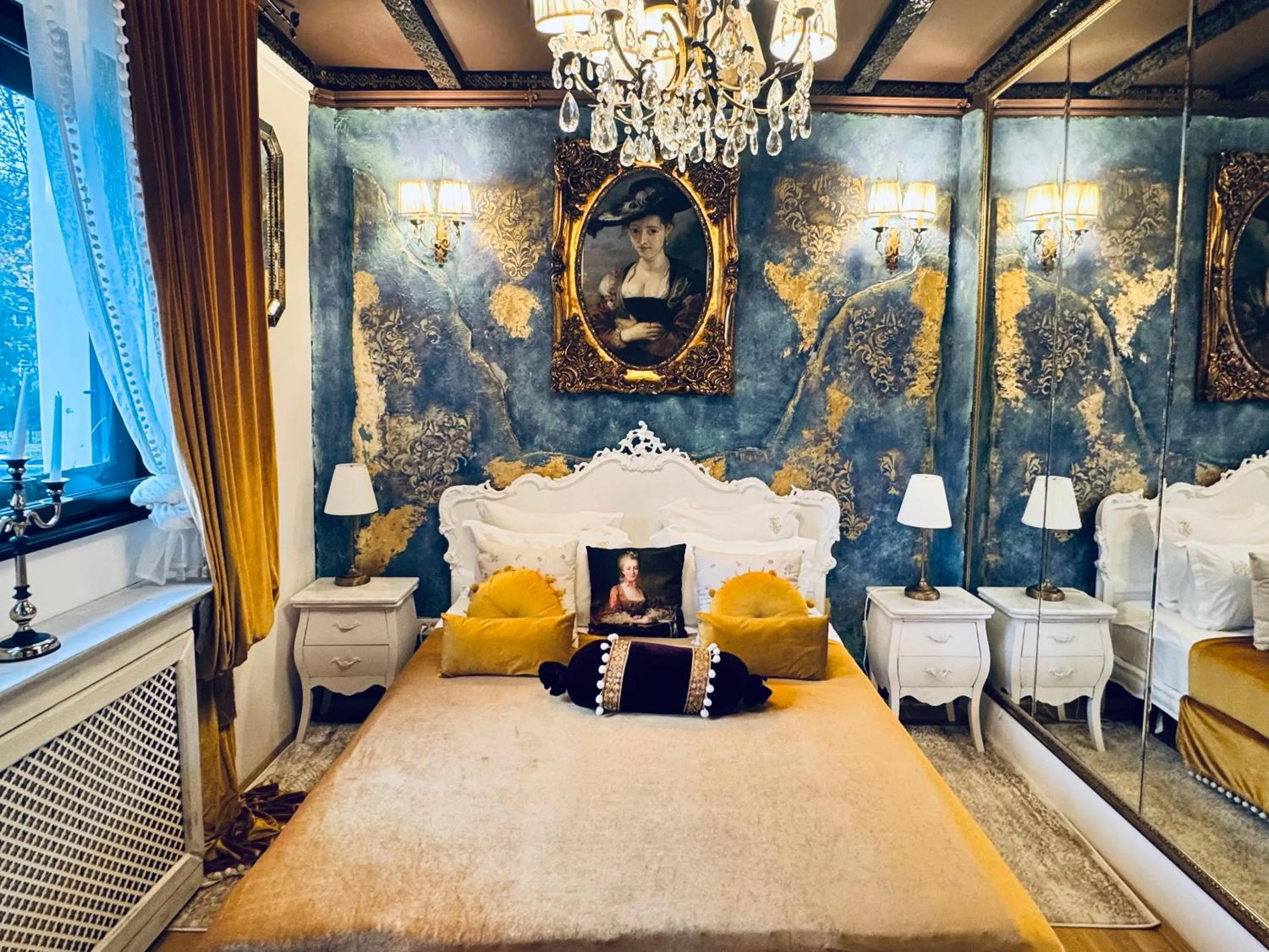 Bed in Conacul Coroanei Luxury Boutique