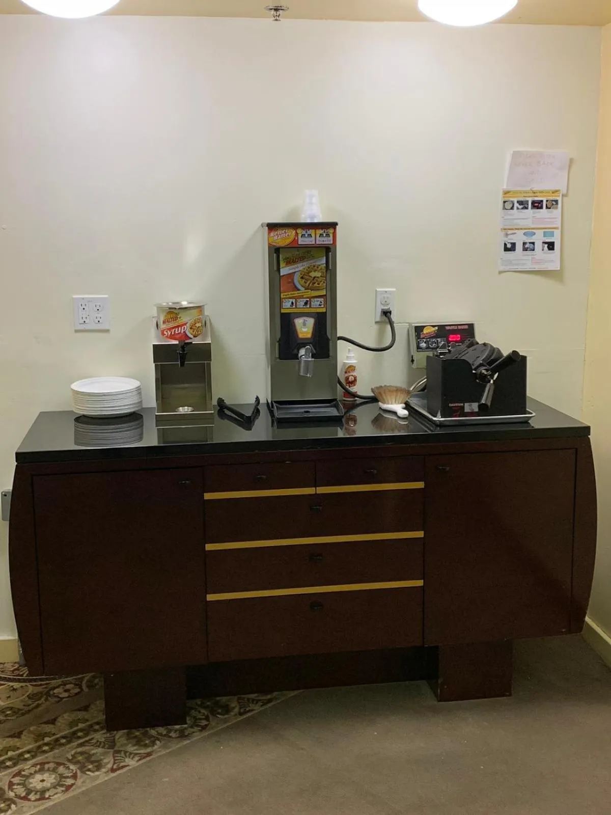 Breakfast in Bedford Plaza Hotel - Boston