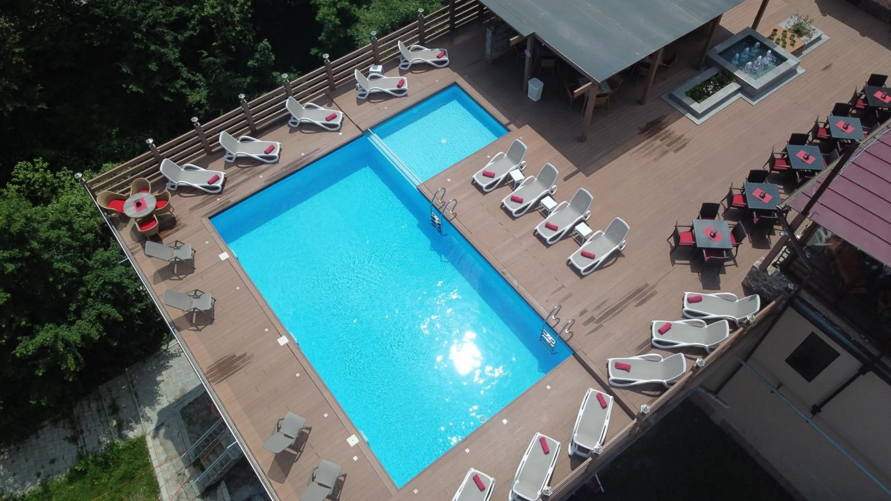 Swimming pool in Best Western Plus Paradise Hotel Dilijan