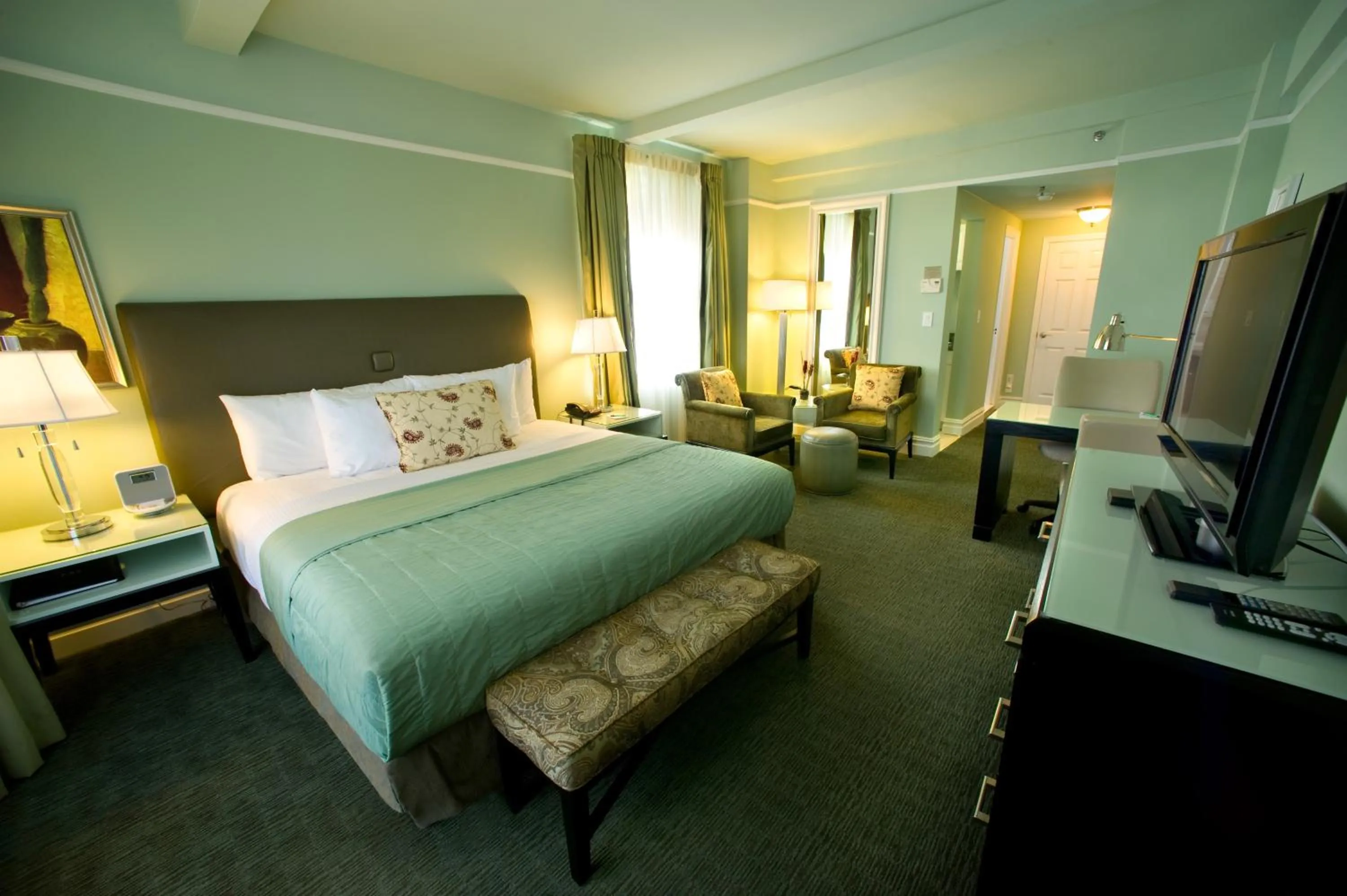 Photo of the whole room, Bed in Hotel Beacon