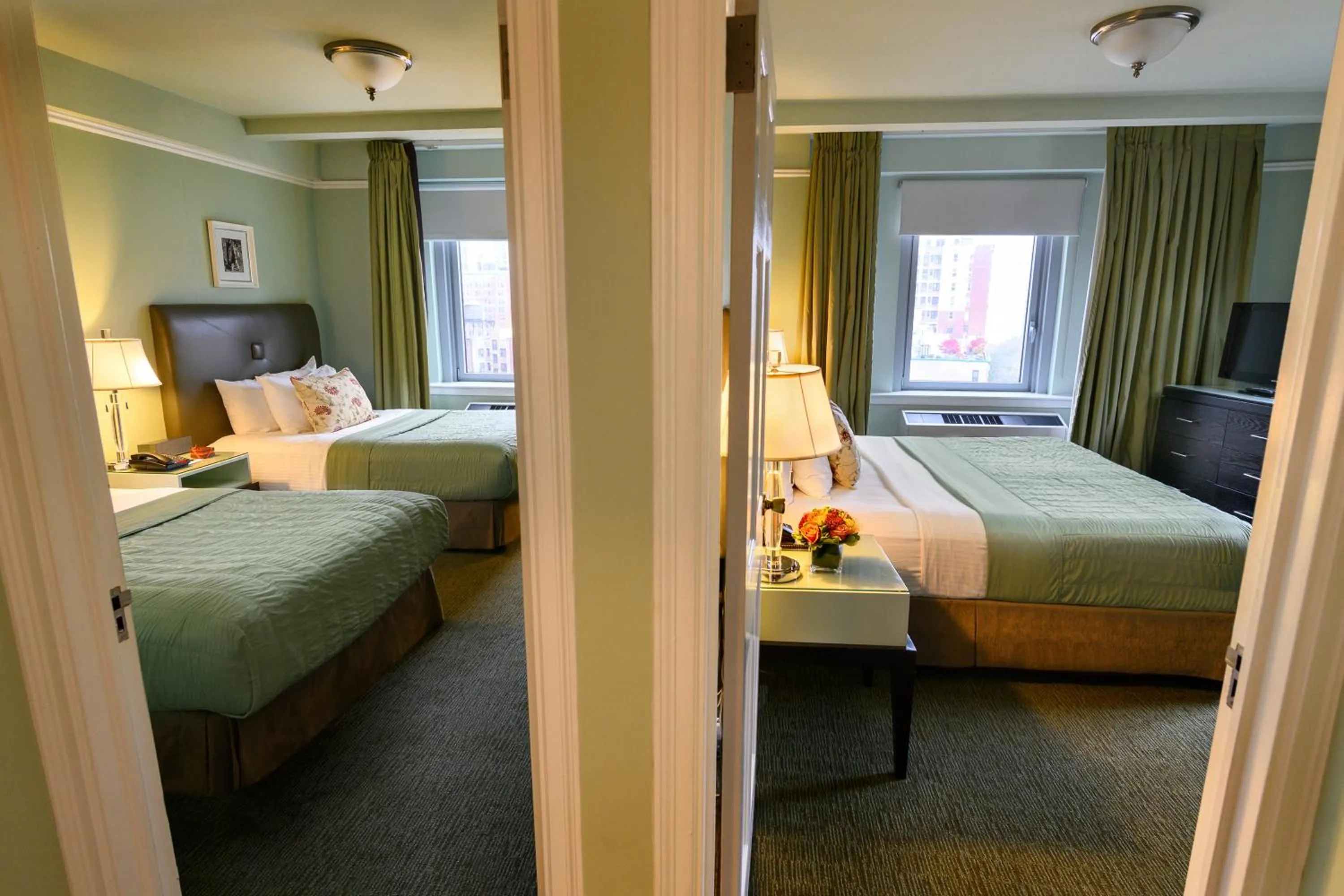 Photo of the whole room, Bed in Hotel Beacon